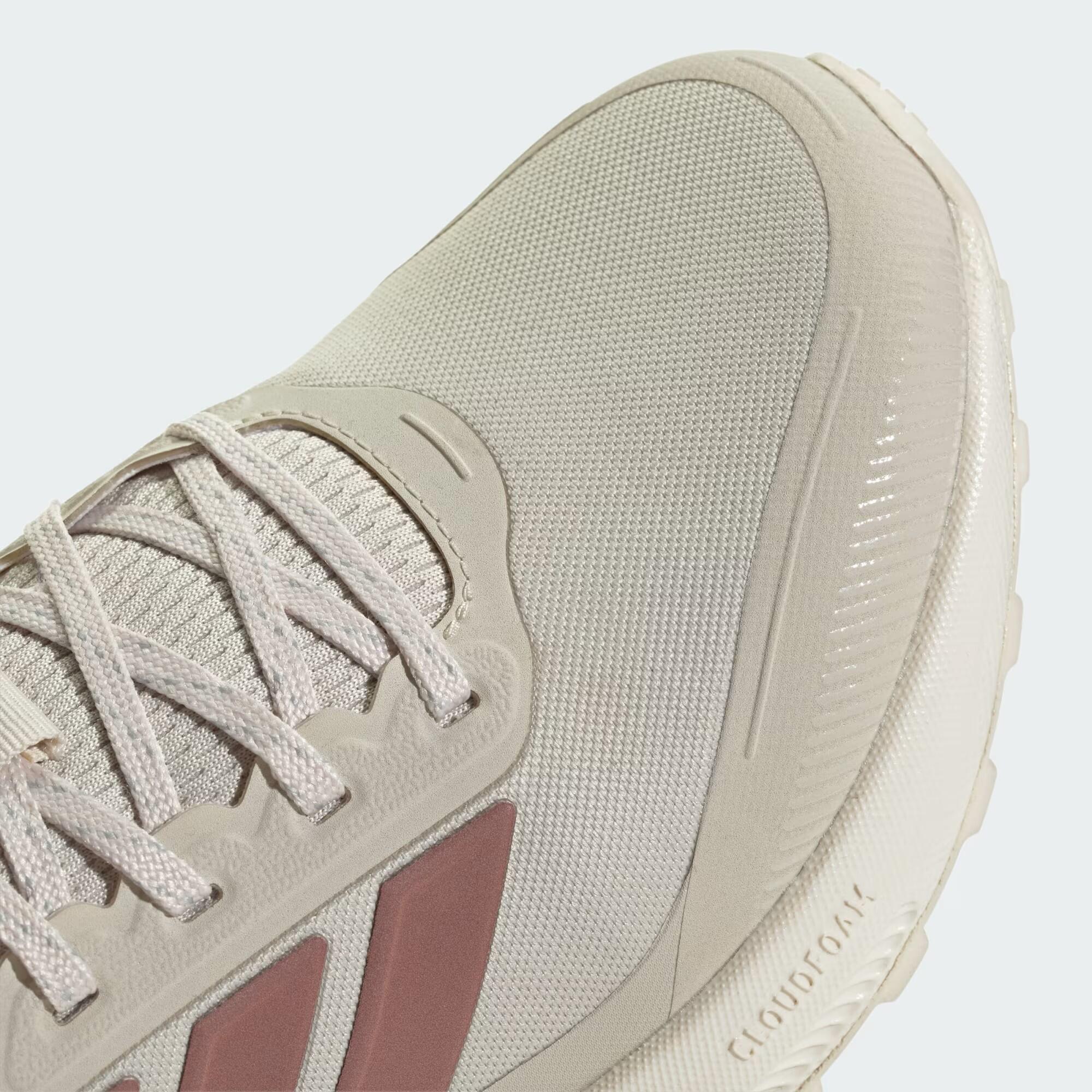 Tênis de corrida Adidas modelo JP7625 para mulheres 6/7