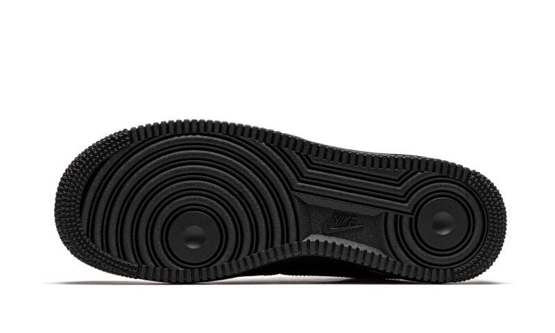 Nike Air Force 1 Supreme Black 3/4