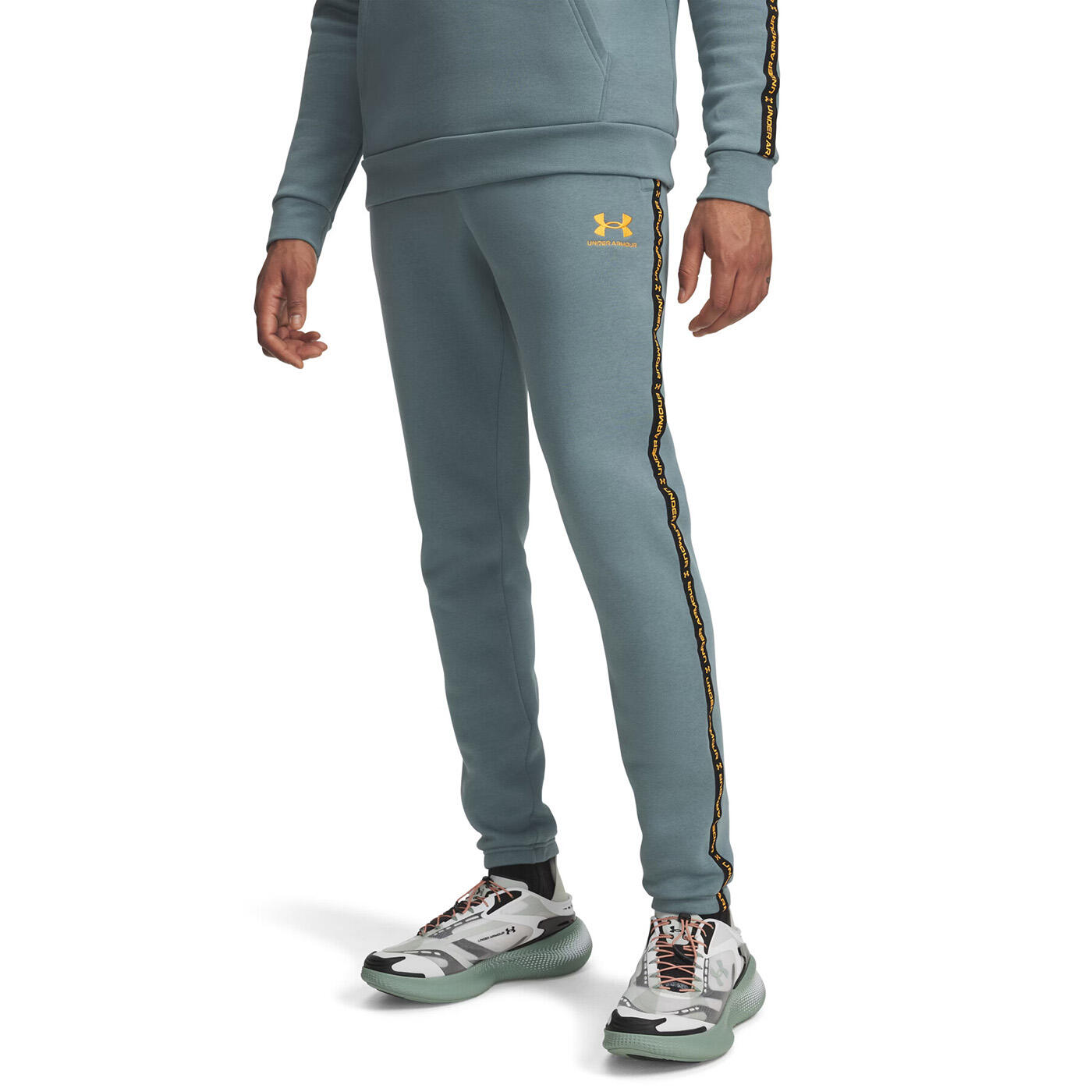 UNDER ARMOUR picture