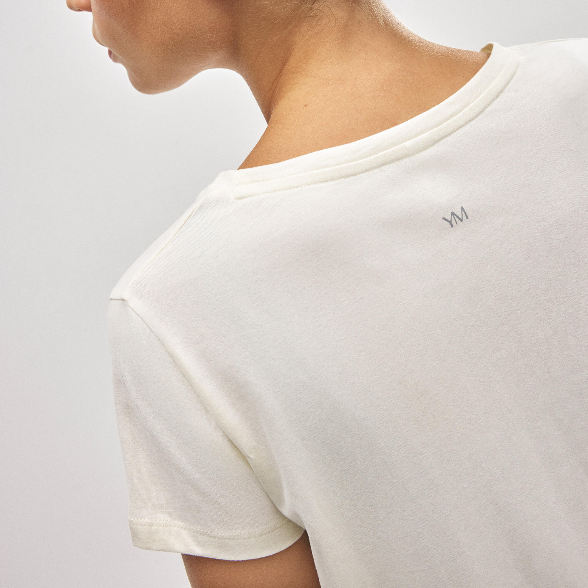 T-shirt basique en coton de style sportif ivoire 3/4