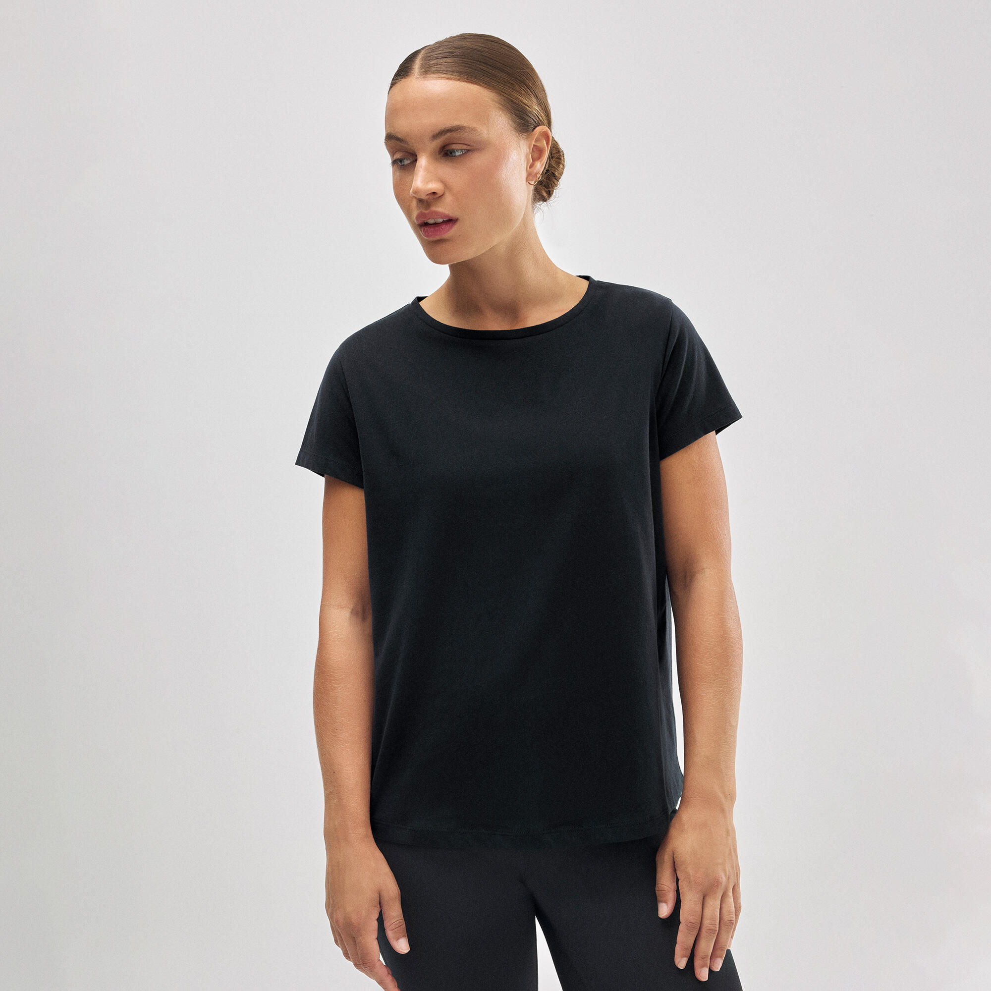 T-shirt basique en coton noir style sport 4/7