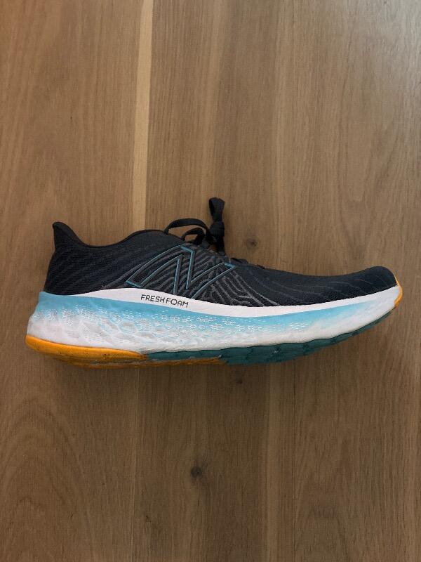 NEW BALANCE picture