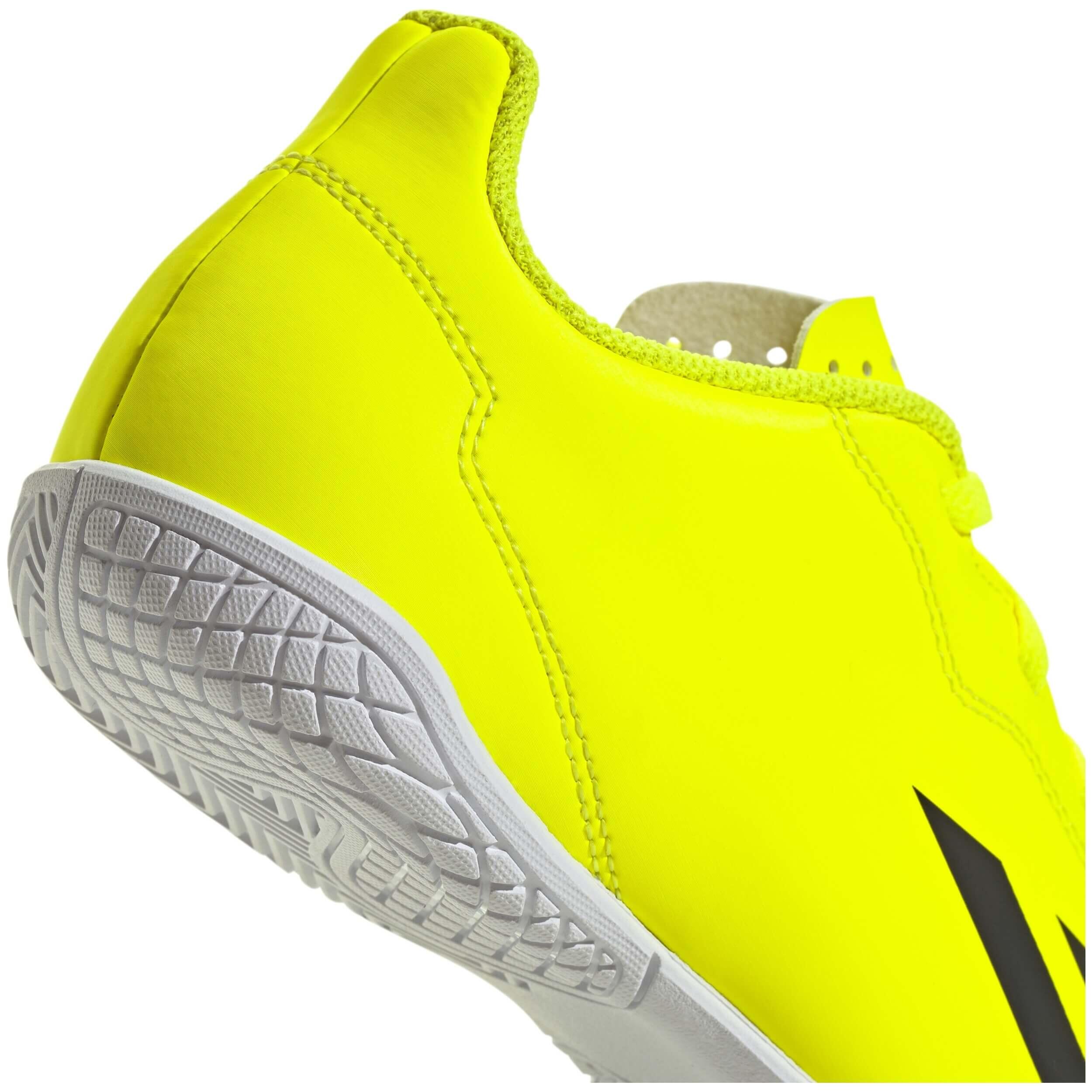 Scarpe da calcetto Adidas modello IF0710 per unisex ragazzi 4/5