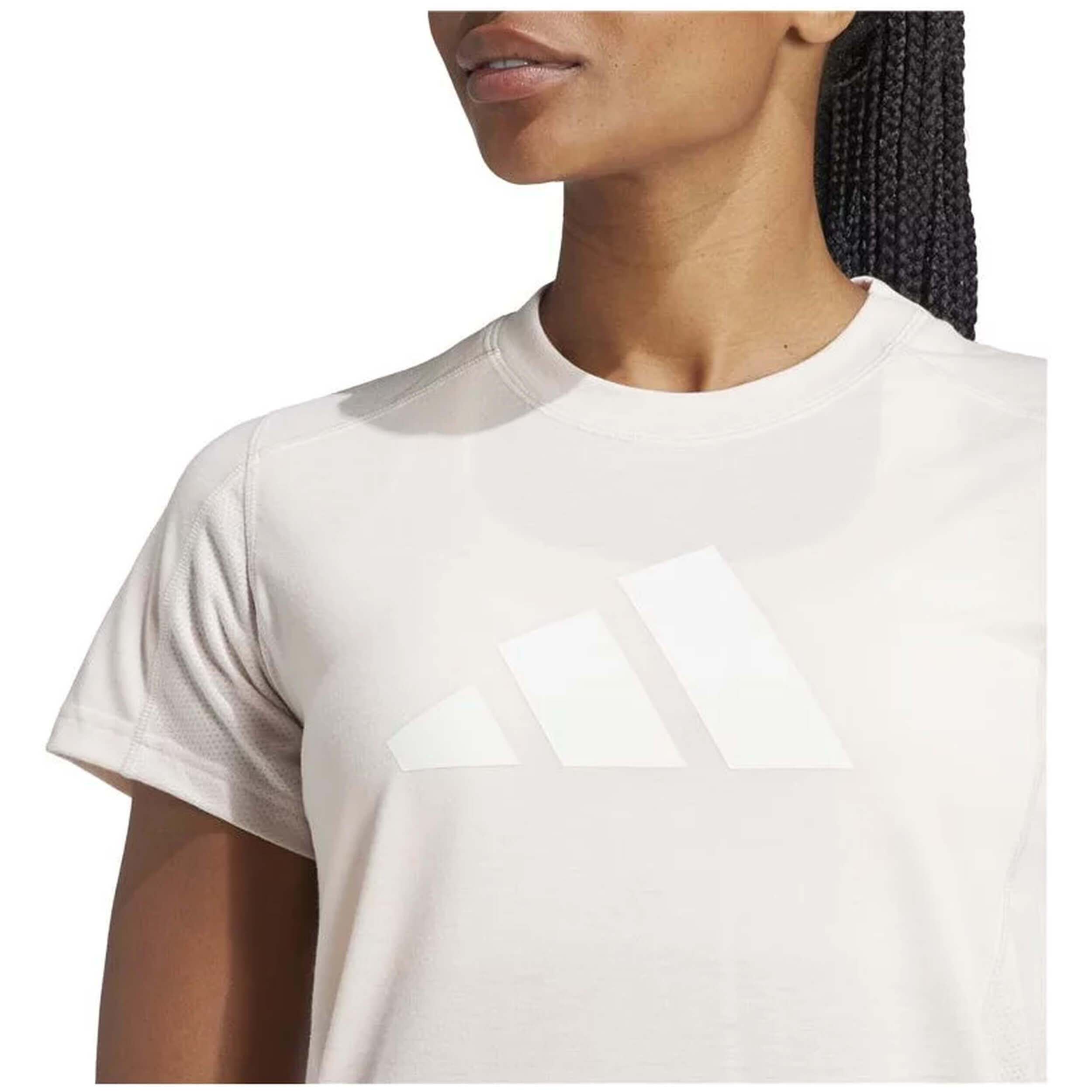 T-shirt Adidas modèle IT0547 pour femmes 4/5