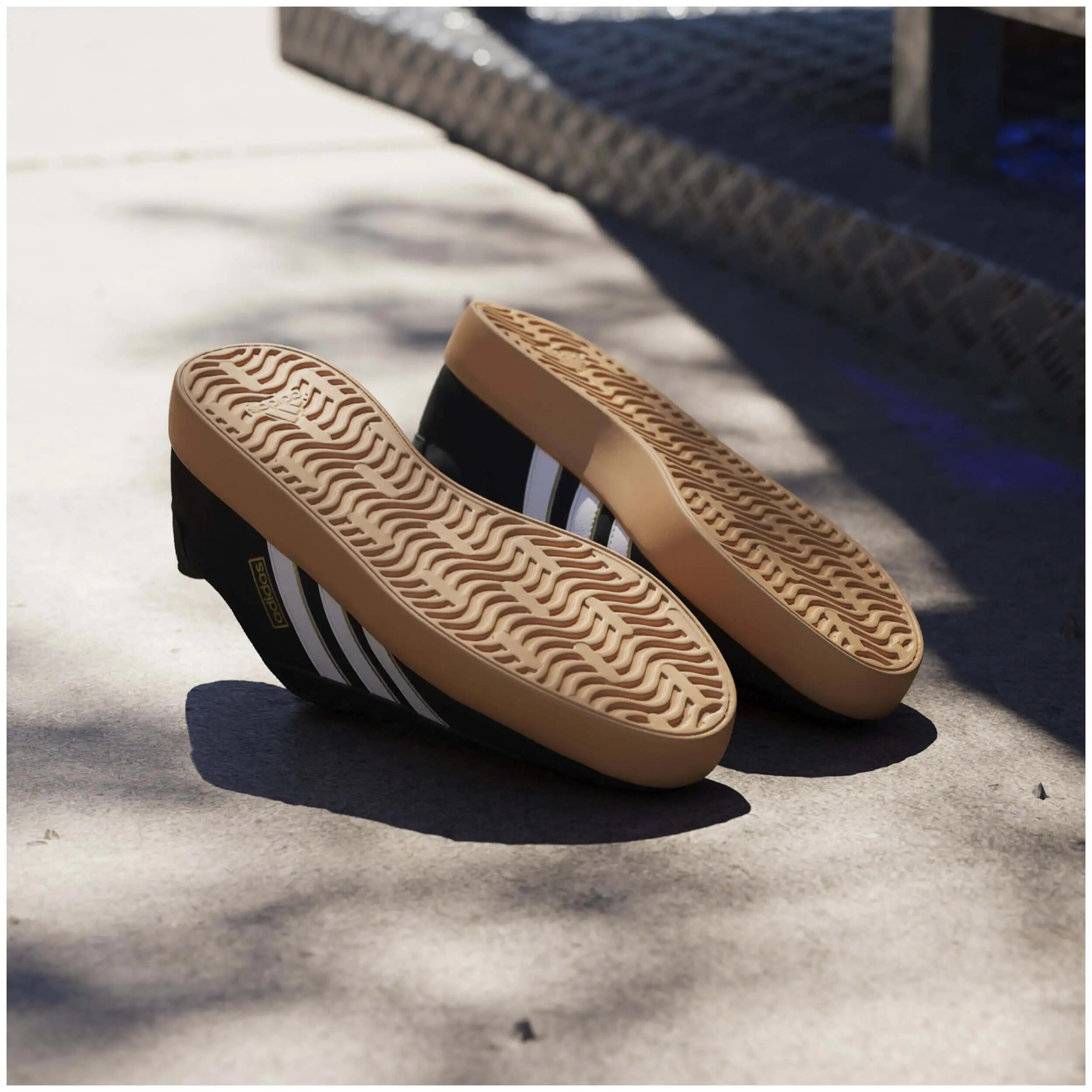 Turnschuhe Adidas Modell IH4789 für männer 5/5
