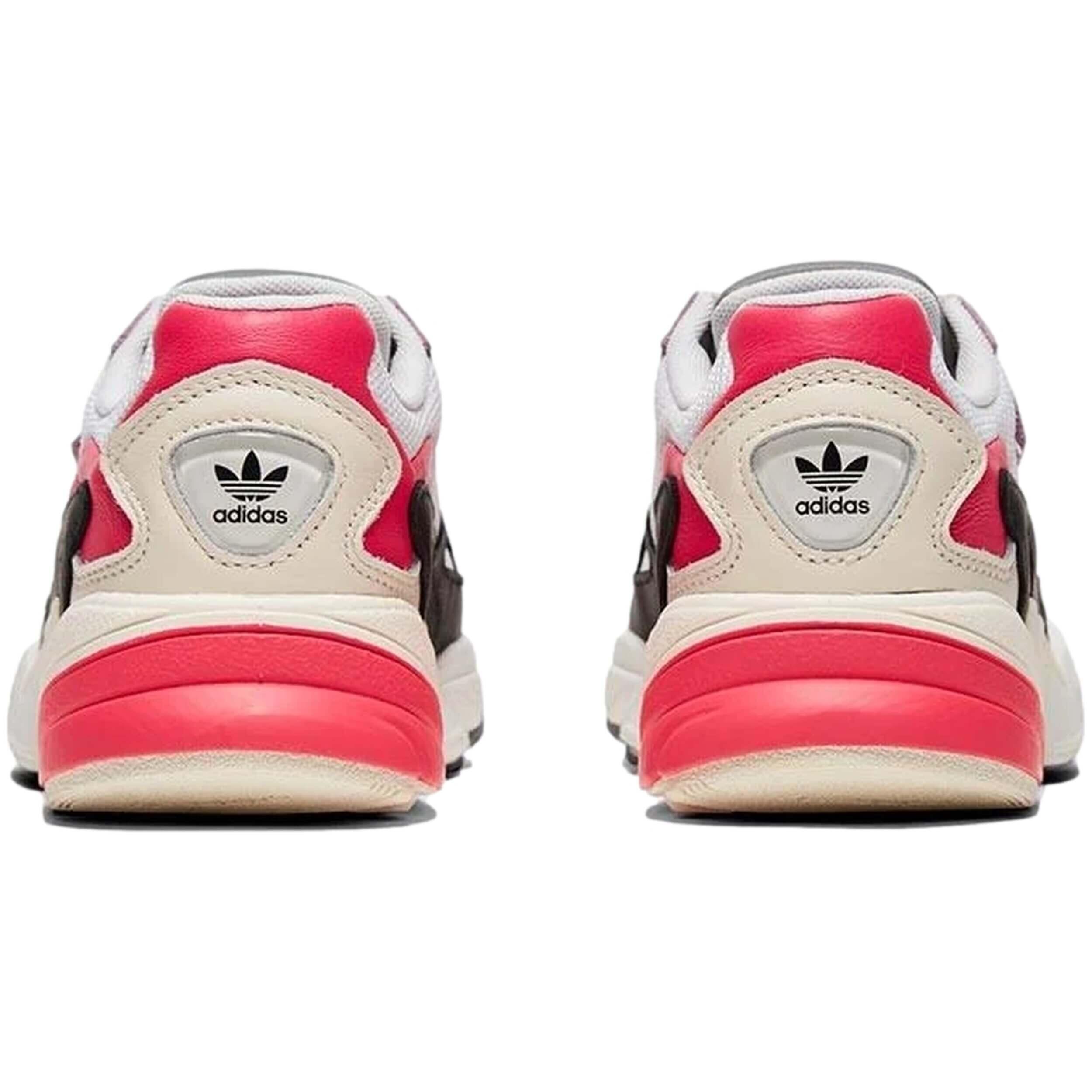 Baskets Adidas modèle EG9926 pour femmes 4/5