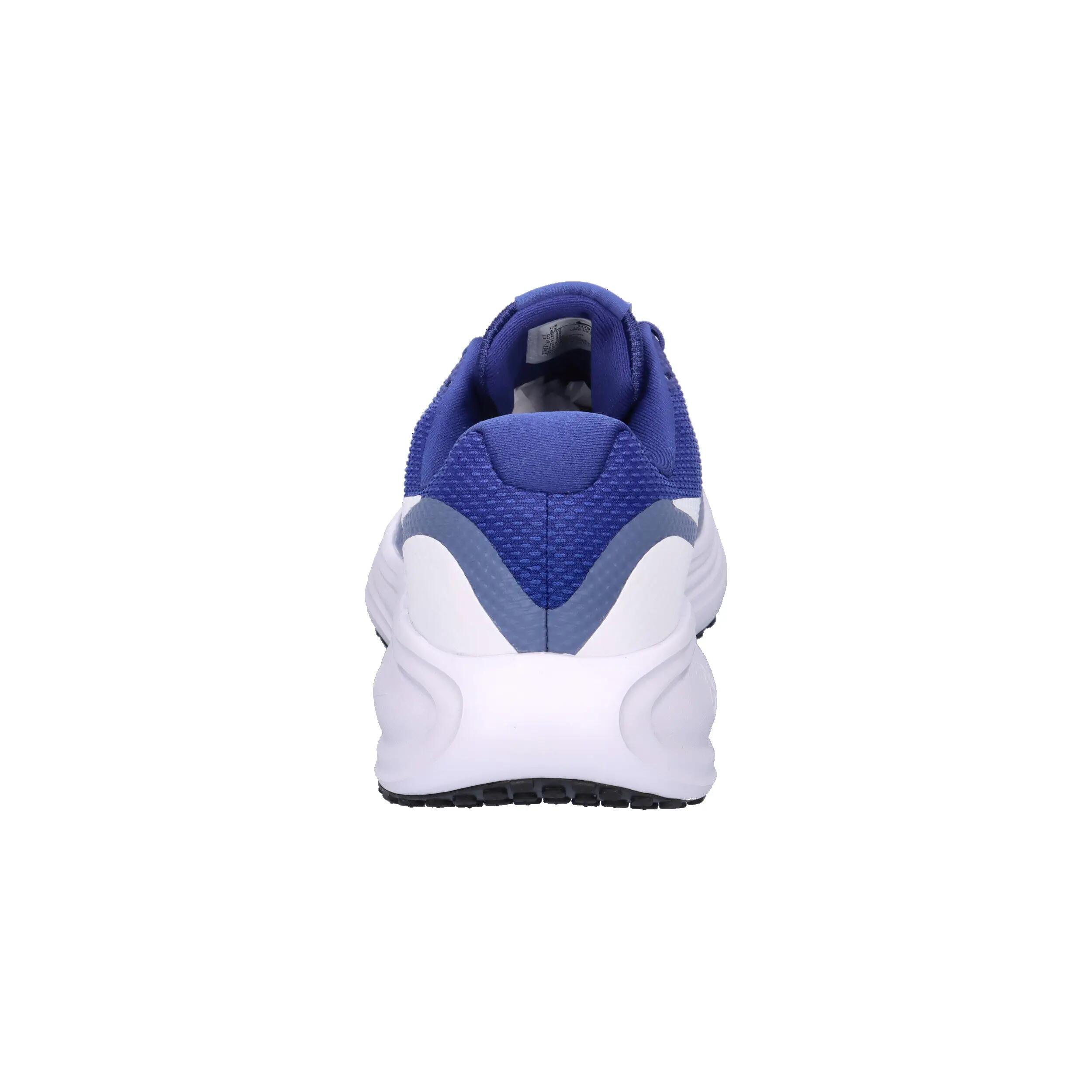 Nike Revolution 8 5/7