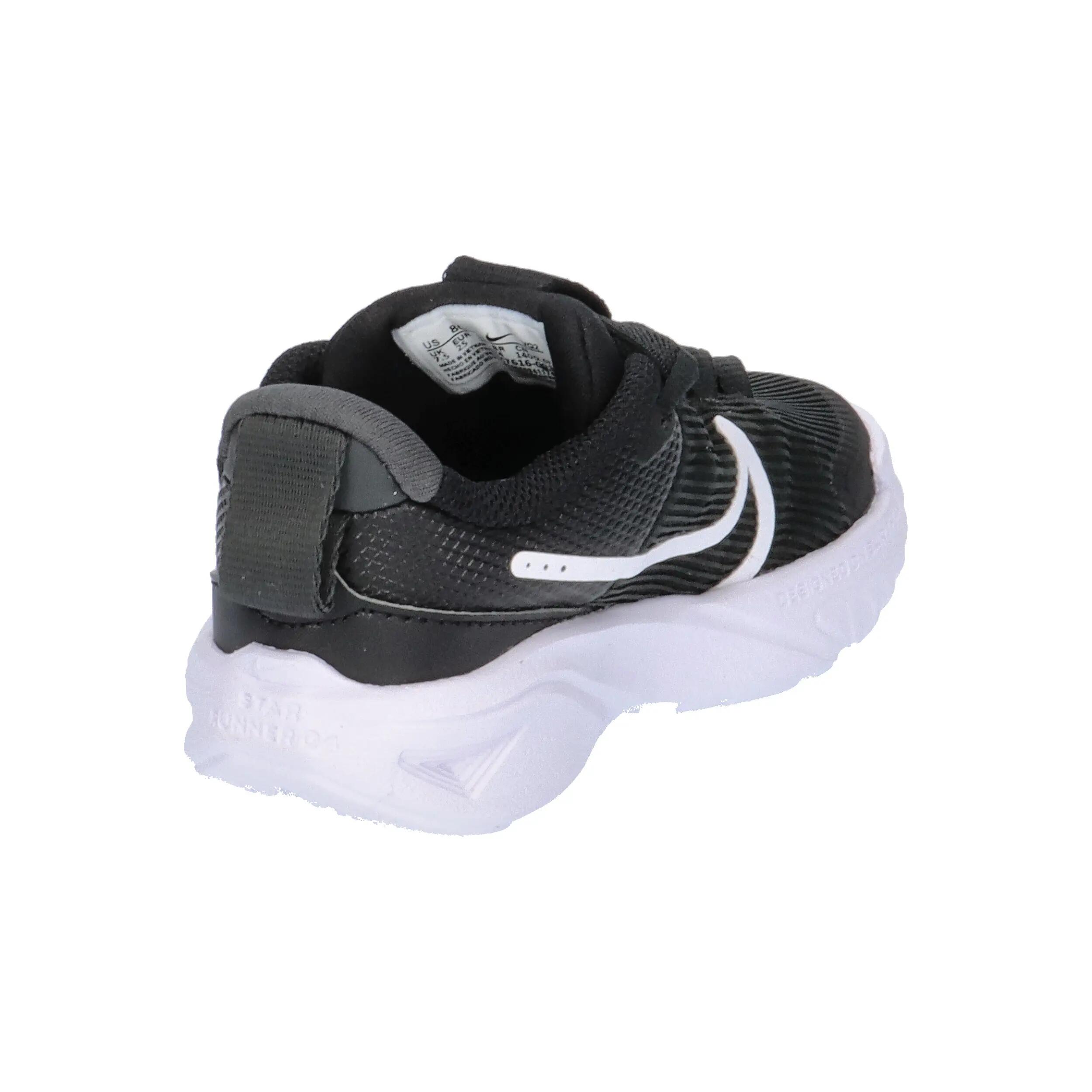 Chaussures Enfants Nike Star Runner 4 noir 6/7