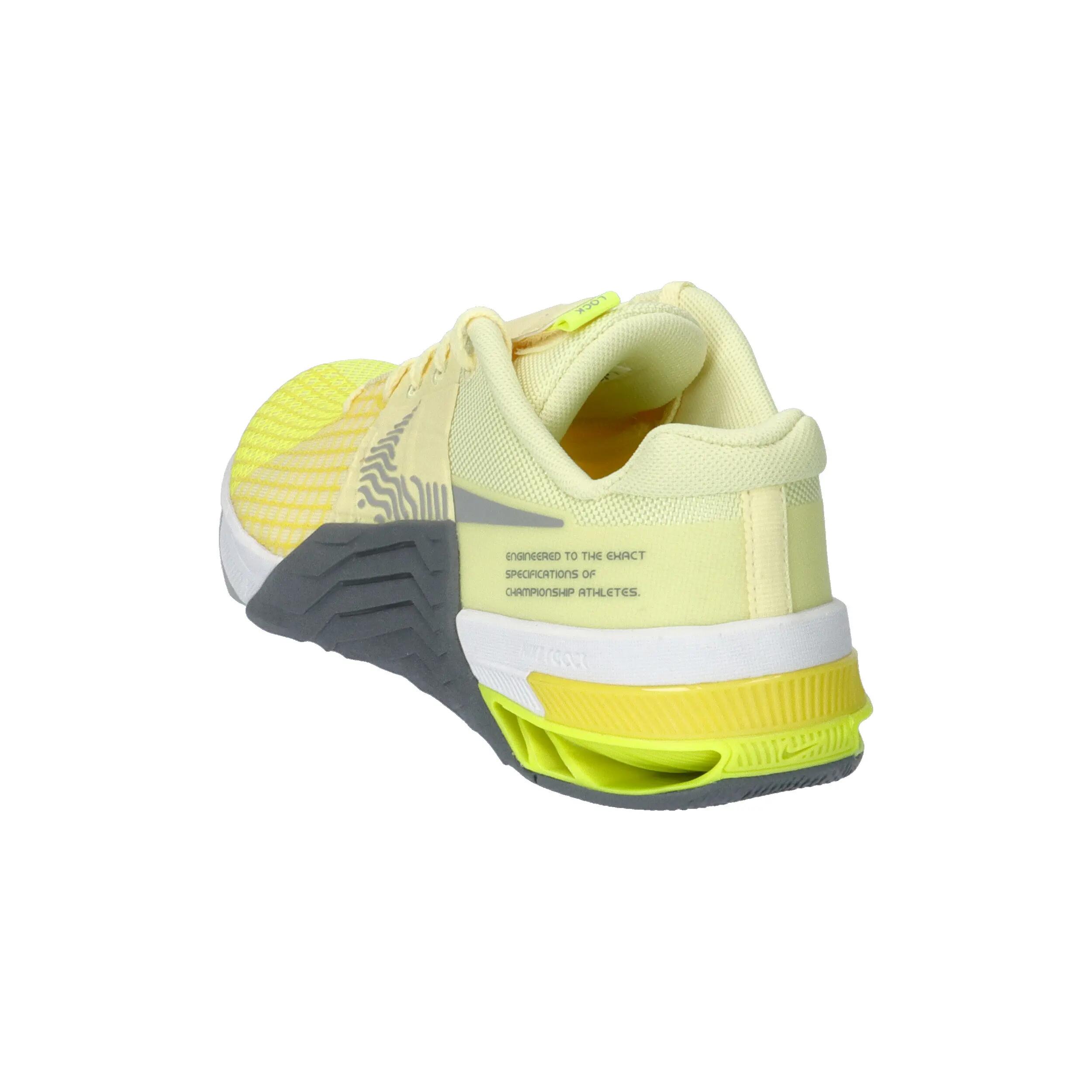 Nike Metcon 8 Citron Tint Light Smoke Grey (Women's) — foto 4