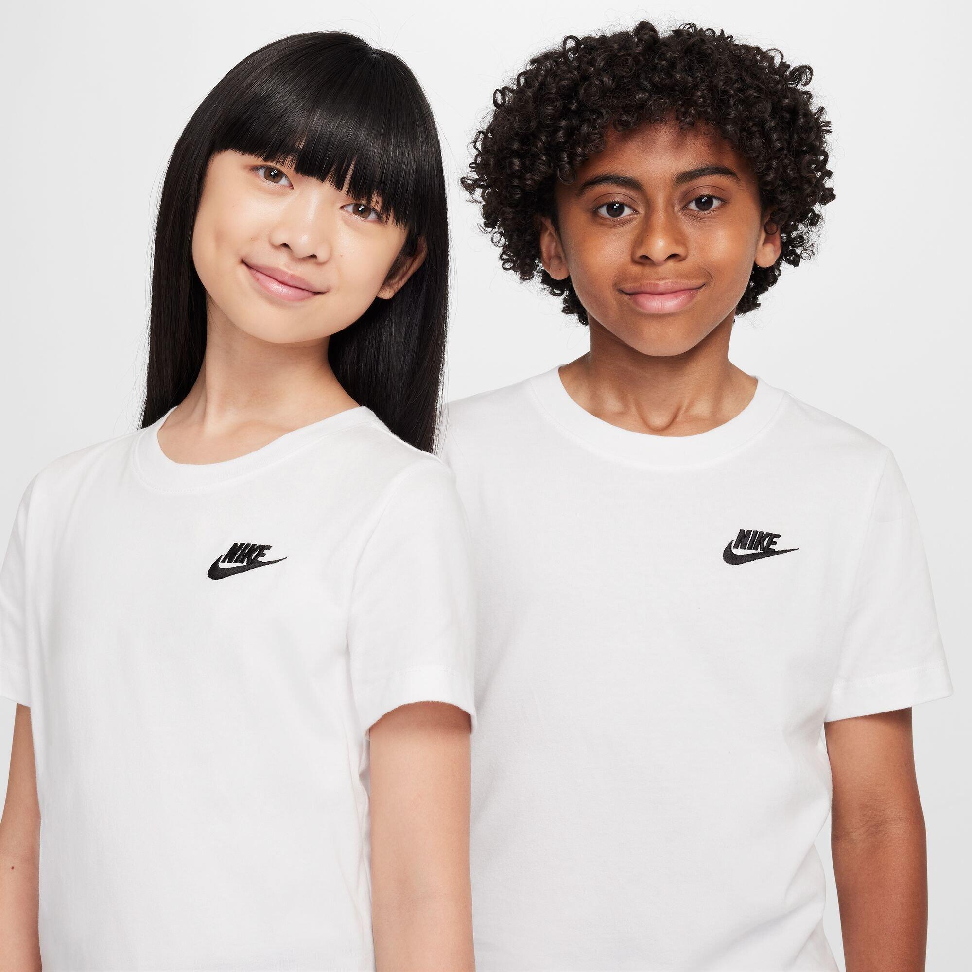 T-Shirt Enfants Nike NSW Emb Futura blanc 3/4