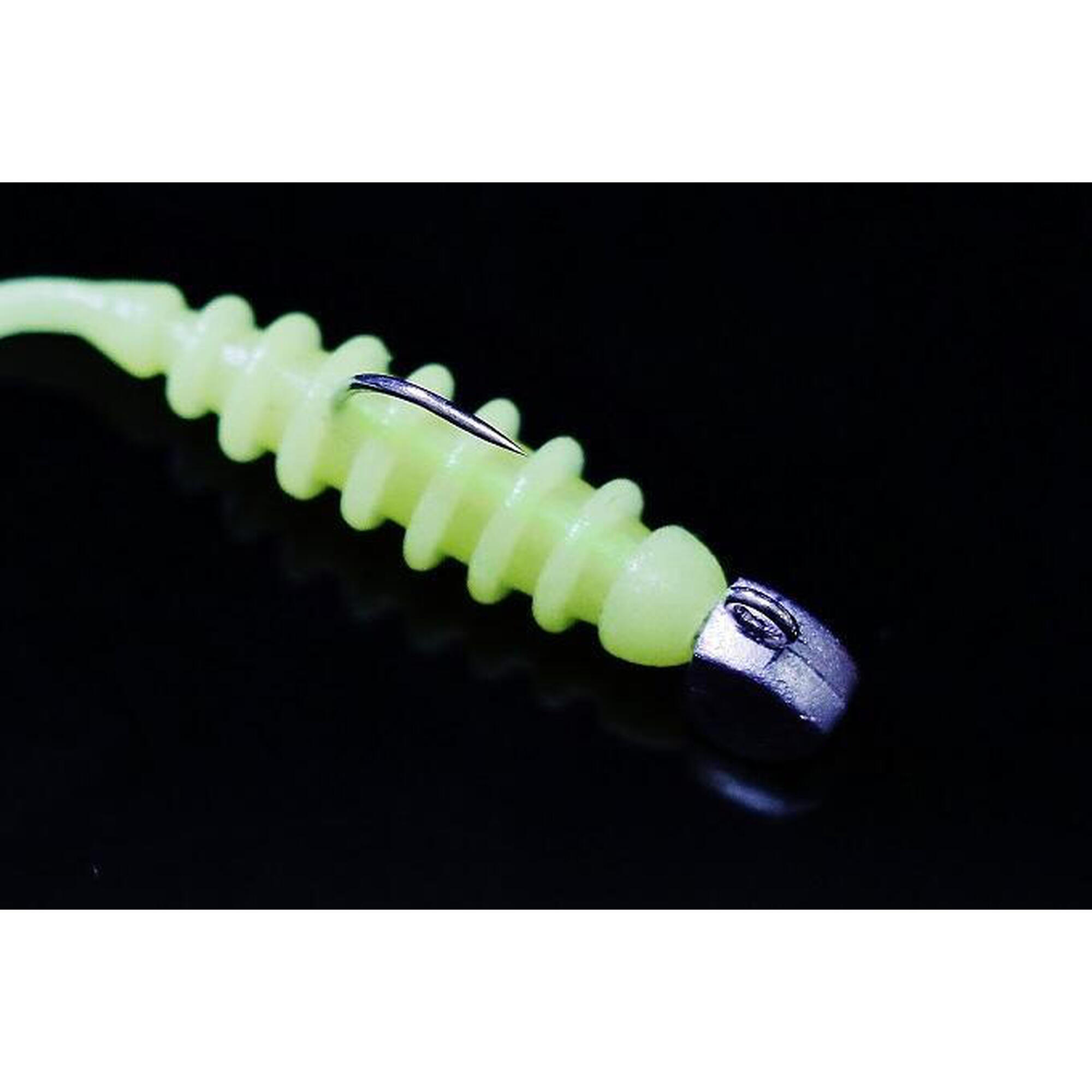 SHAD JACKALL TIDEBEAT1,5 INCH CLEAR HL FLAKE 10 BUC / PLIC