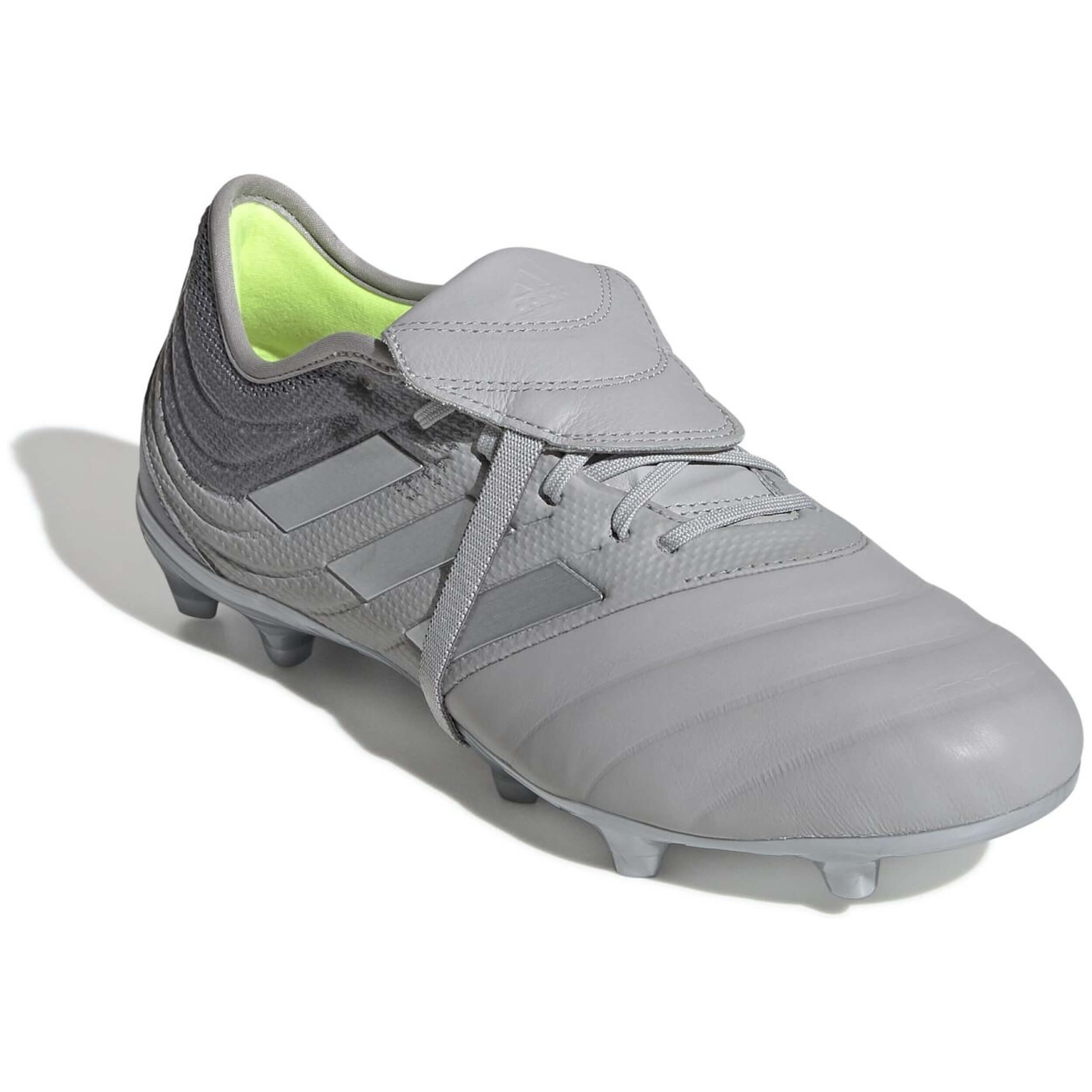 Scarpe da calcio Adidas modello EF8361 per uomini 2/5