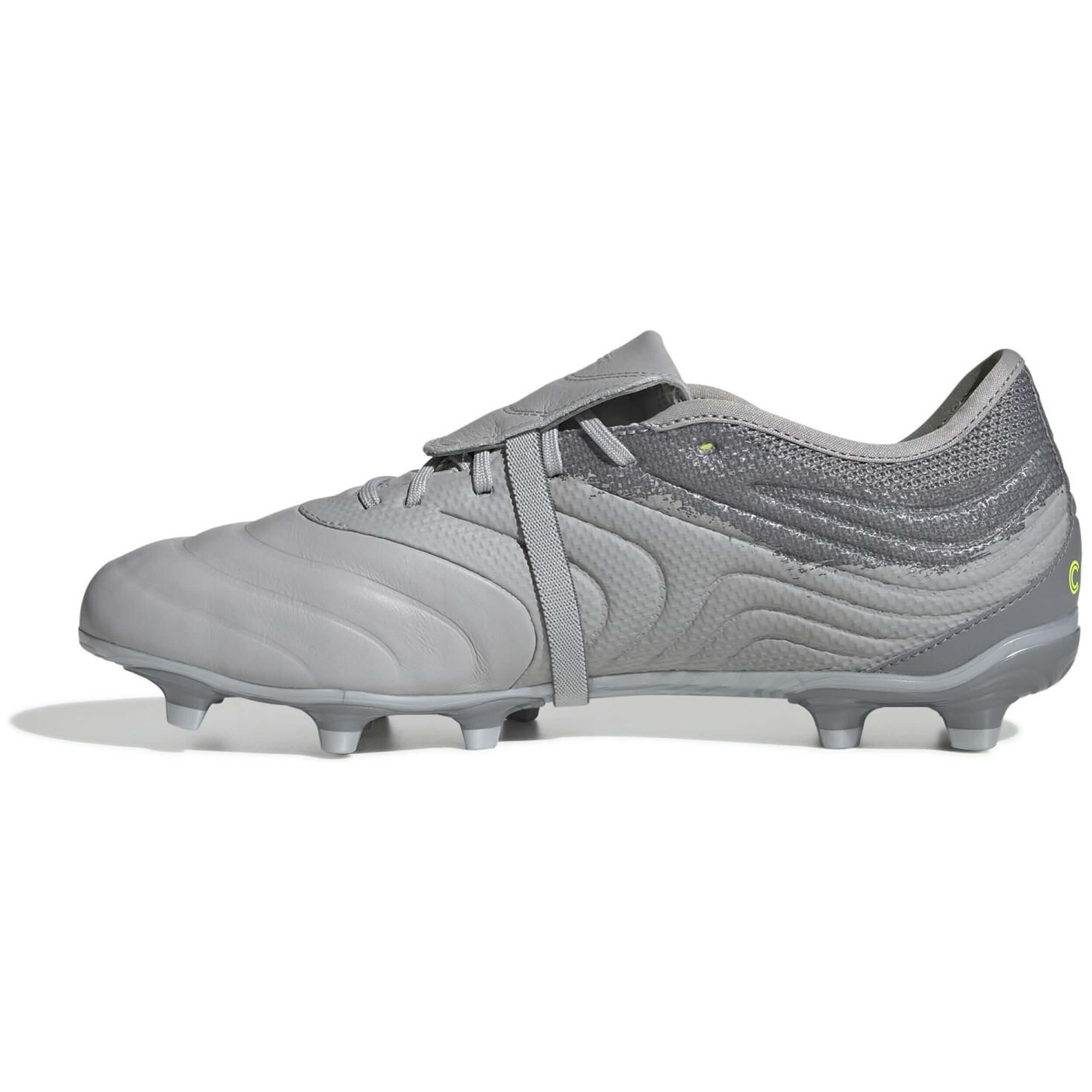 Scarpe da calcio Adidas modello EF8361 per uomini 5/5