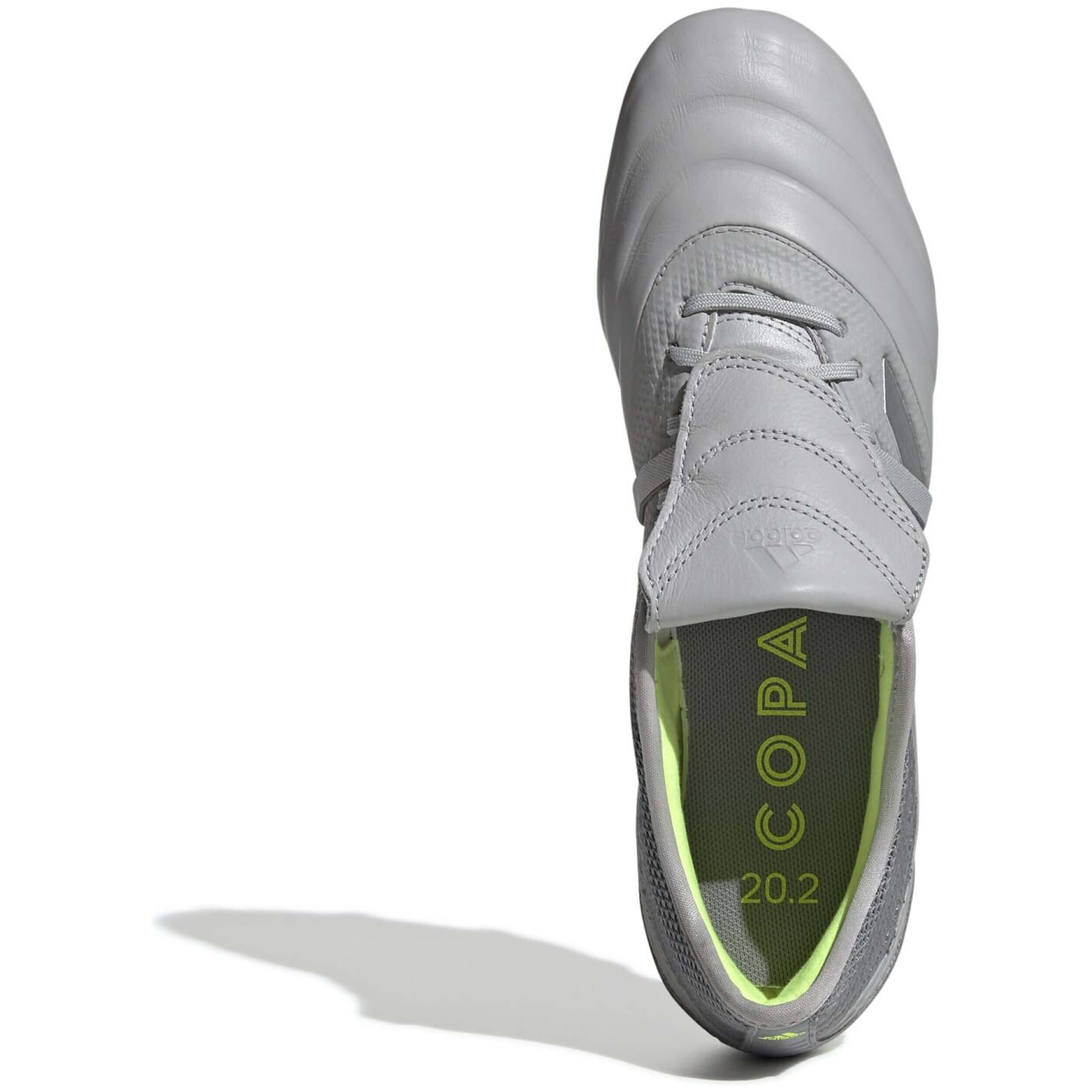 Scarpe da calcio Adidas modello EF8361 per uomini 4/5
