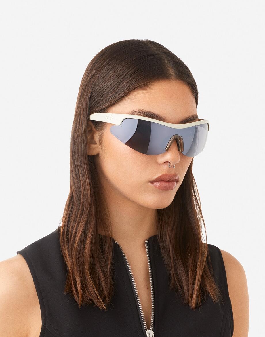 HAWKERS Zonnebrillen voor mannen en vrouwen POLARIZED WHITE CHROME ACTIVE 6/8
