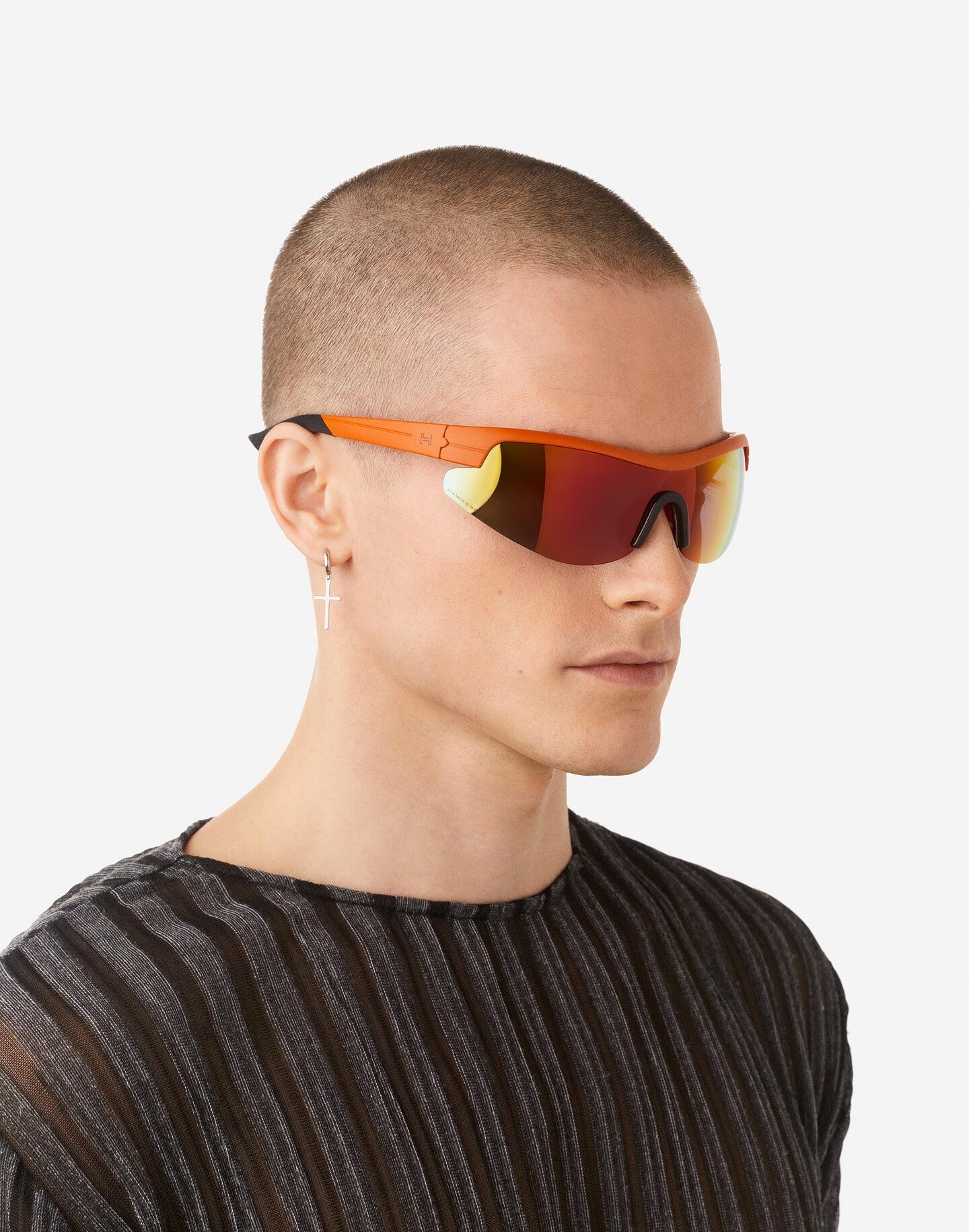 HAWKERS - Occhiali da sole uomini e donne POLARIZED ORANGE RUBY ACTIVE 7/8