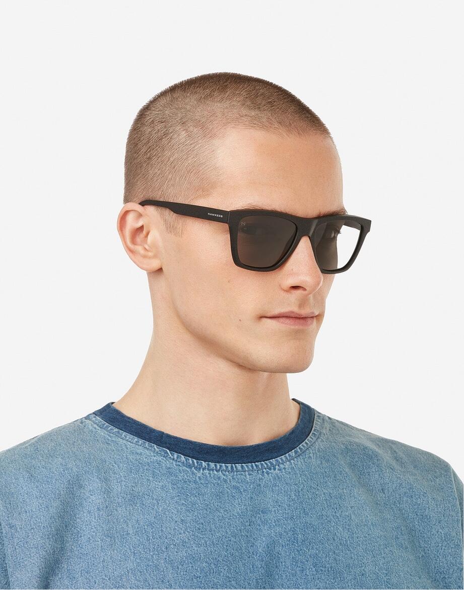 HAWKERS - Lunettes de Soleil pour Homme et Femme POLARIZED BLACK - ONE LS Raw 7/8
