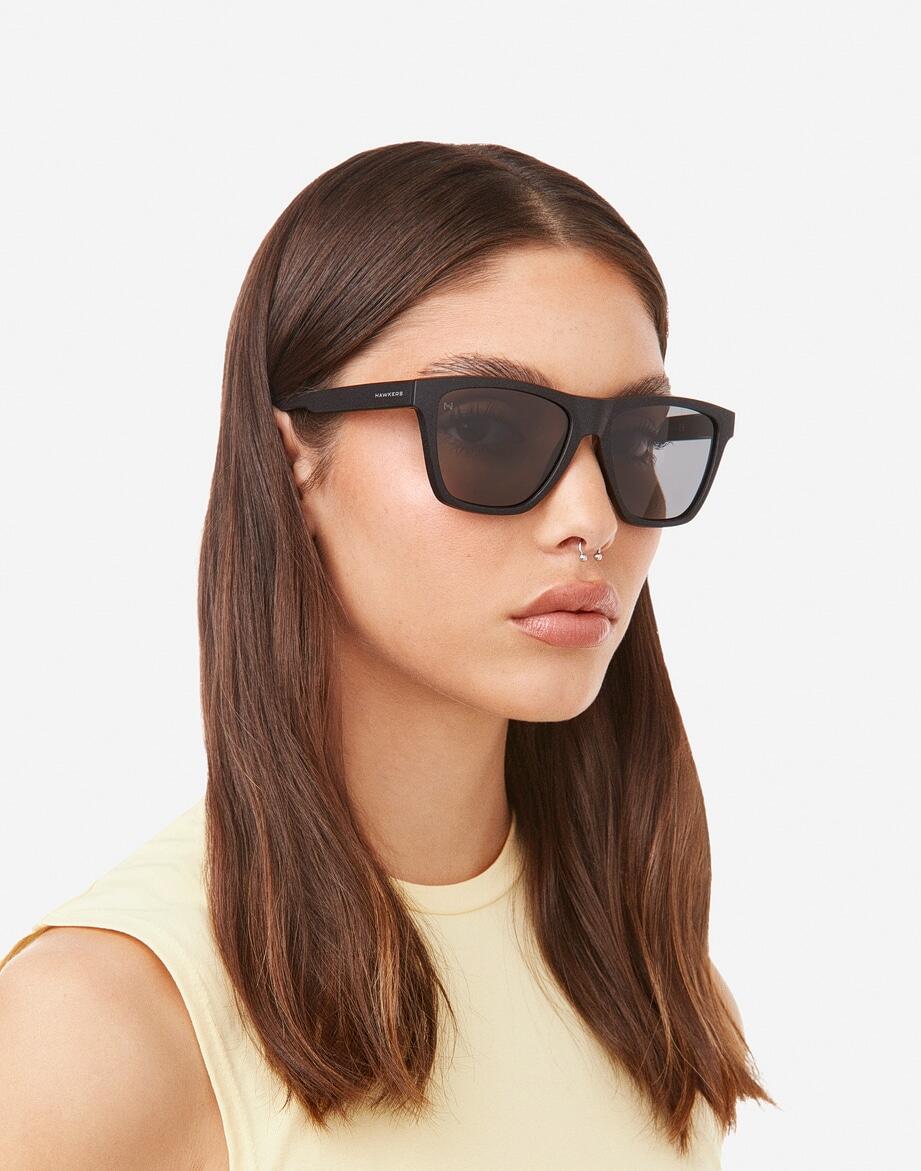 HAWKERS - Lunettes de Soleil pour Homme et Femme POLARIZED BLACK - ONE LS Raw 6/8