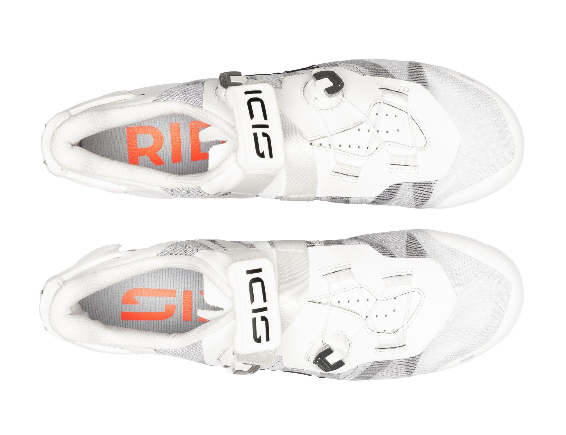WIRE 3 white shoes 3/5