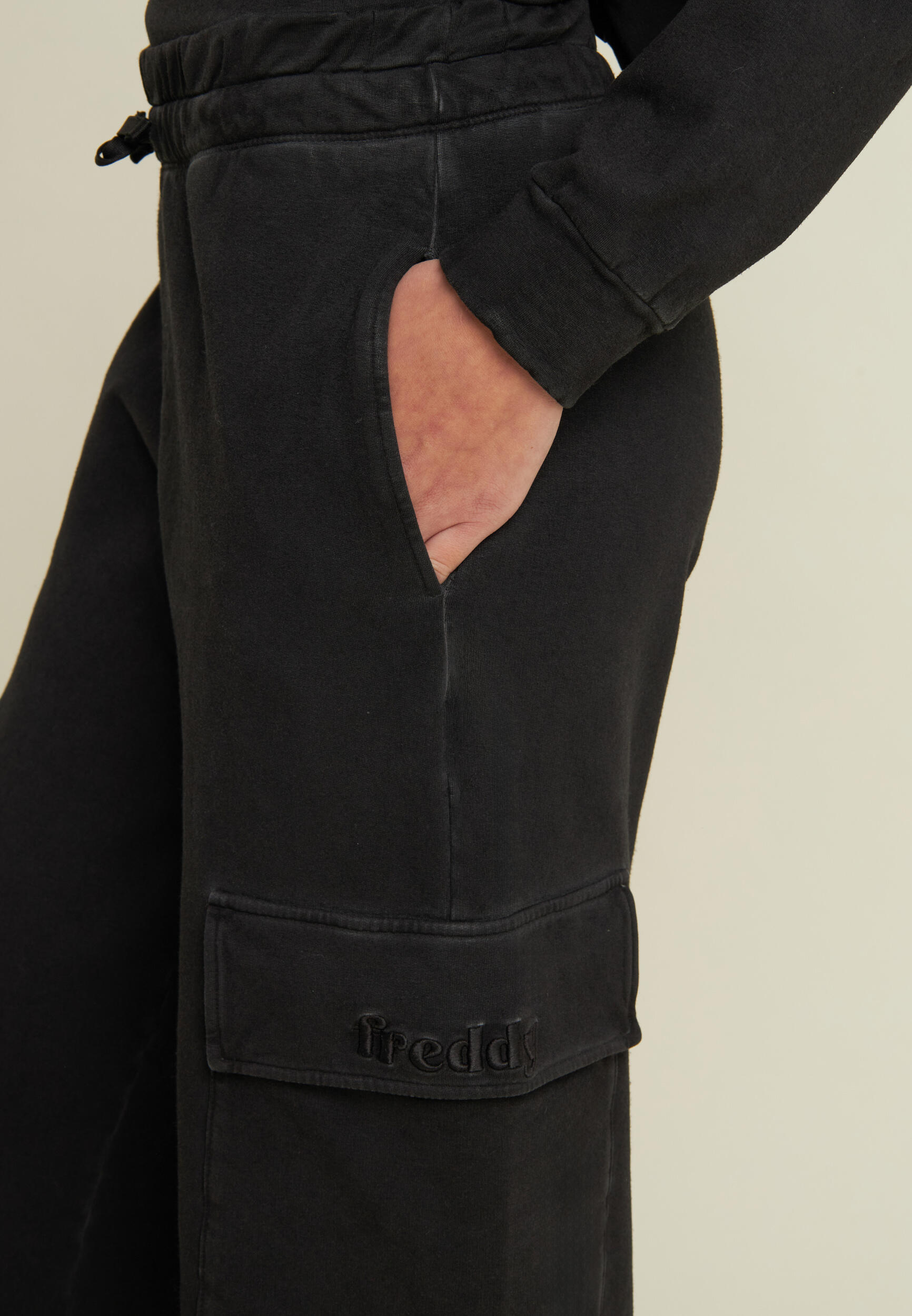 Pantaloni cargo wide leg tinta a freddo 4/5