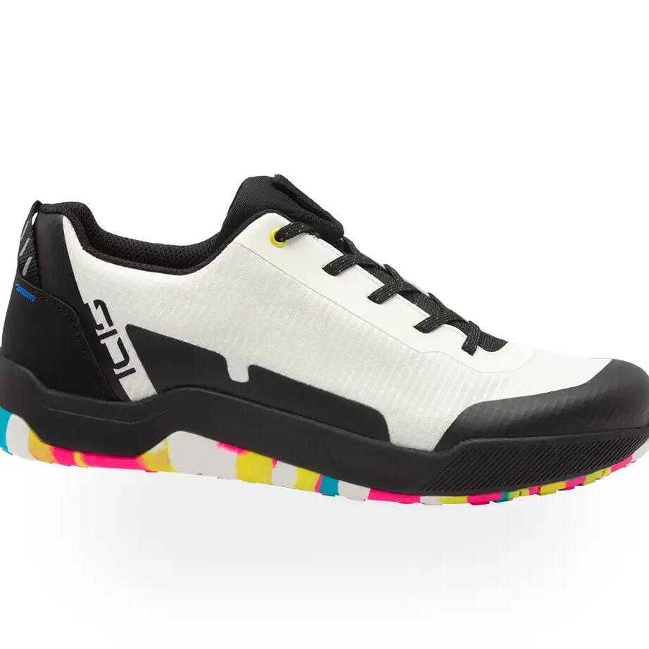 MOTUS shoes, ice white/black