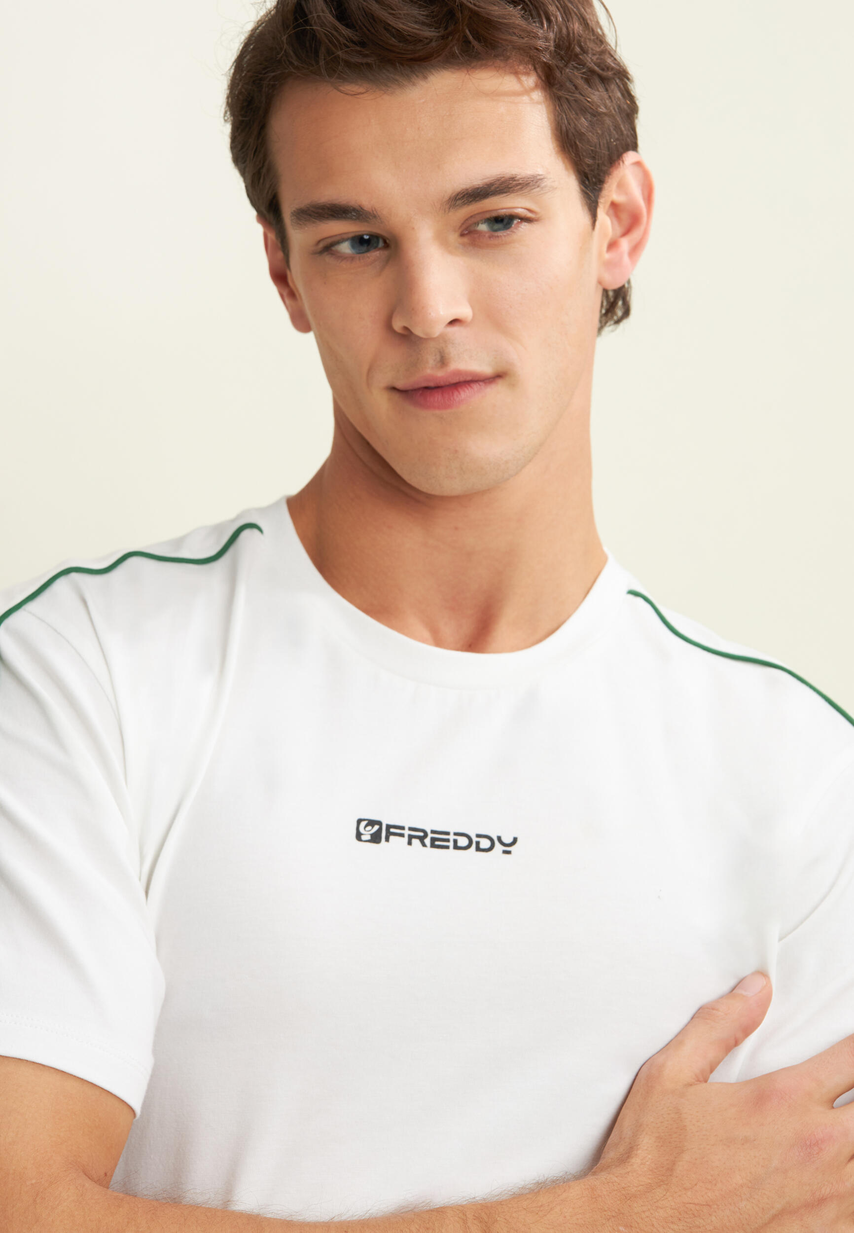 T-shirt en jersey élastique avec coutures de couleur contrastée 4/4