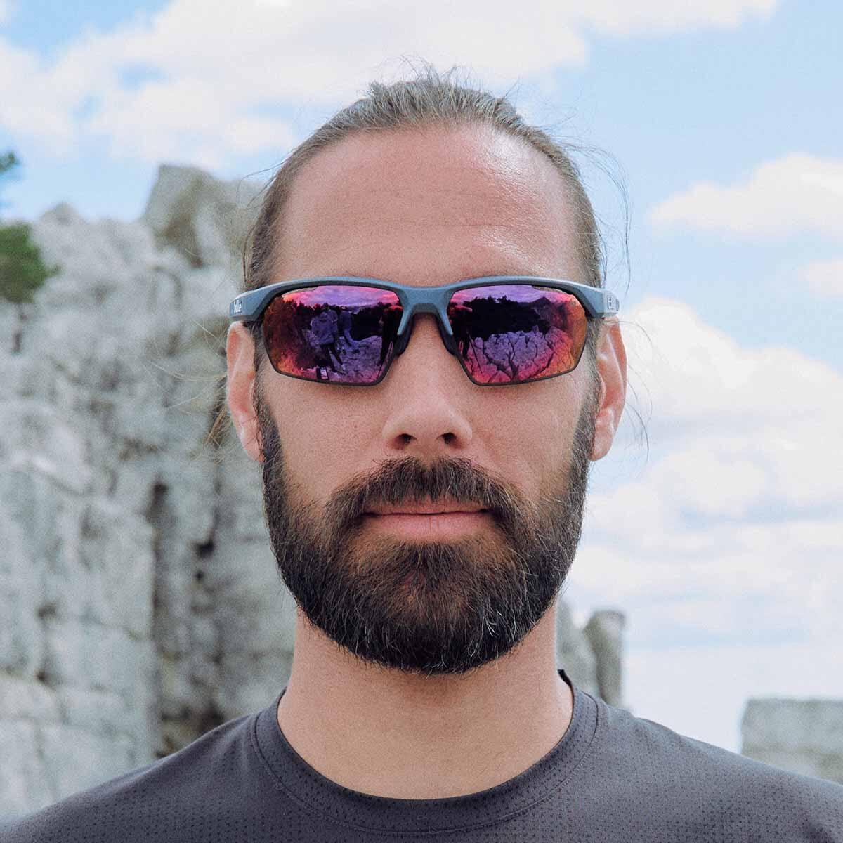 Lunettes sport VICTUS PRO avec verres high-contrast polarisés Cat 3 8/9