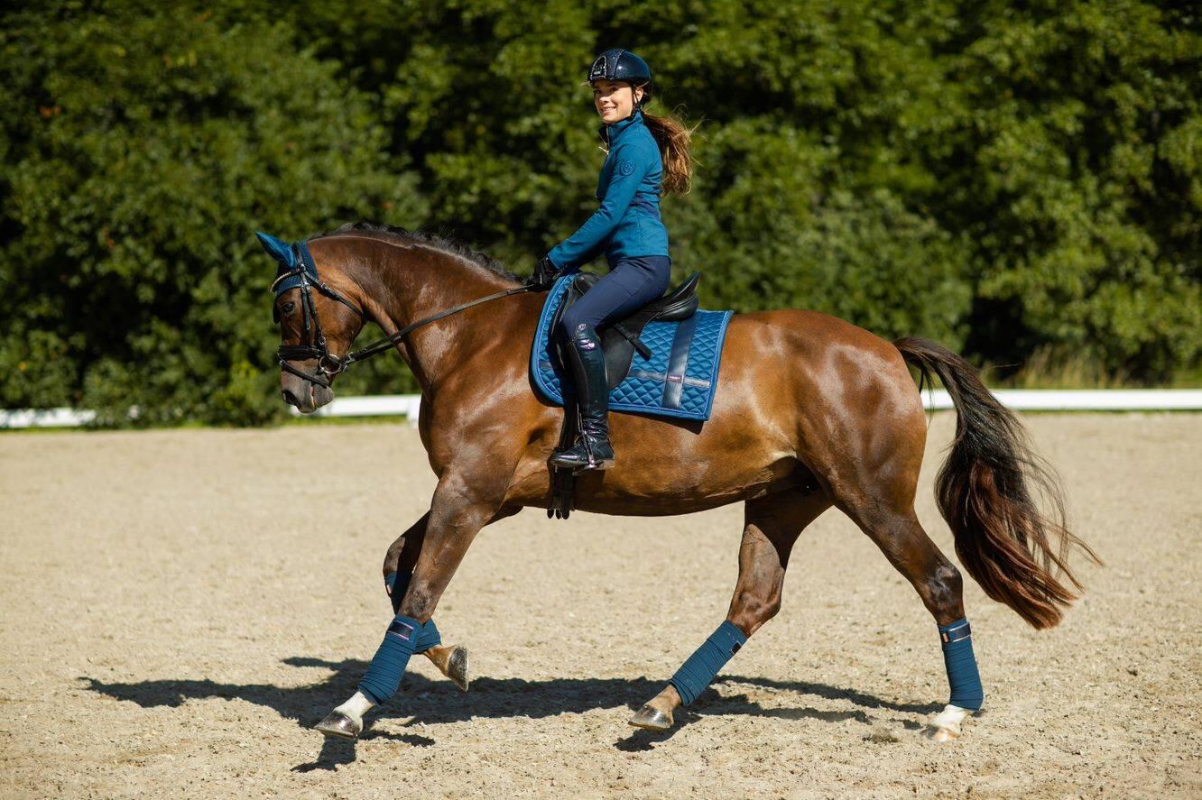 Tapis de selle No Boundaries Monaco Blue DRESSAGE - Equestrian Stockholm 2/2