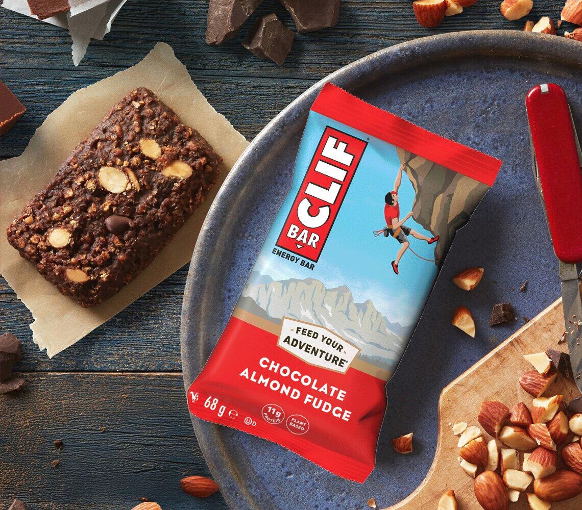 Barretta al cioccolato con mandorle e fudge 4/5