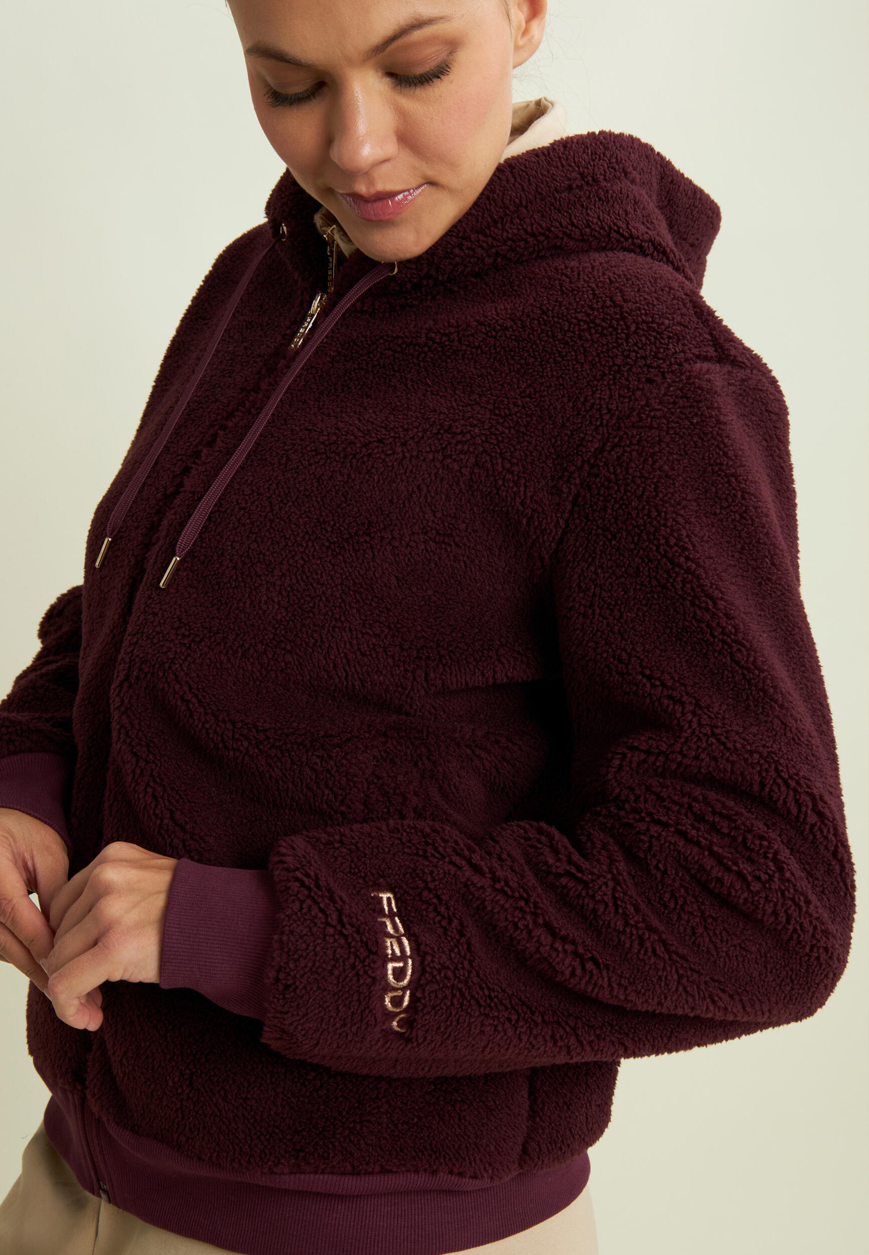 Giacca da donna in pile sherpa con cappuccio e zip 4/5