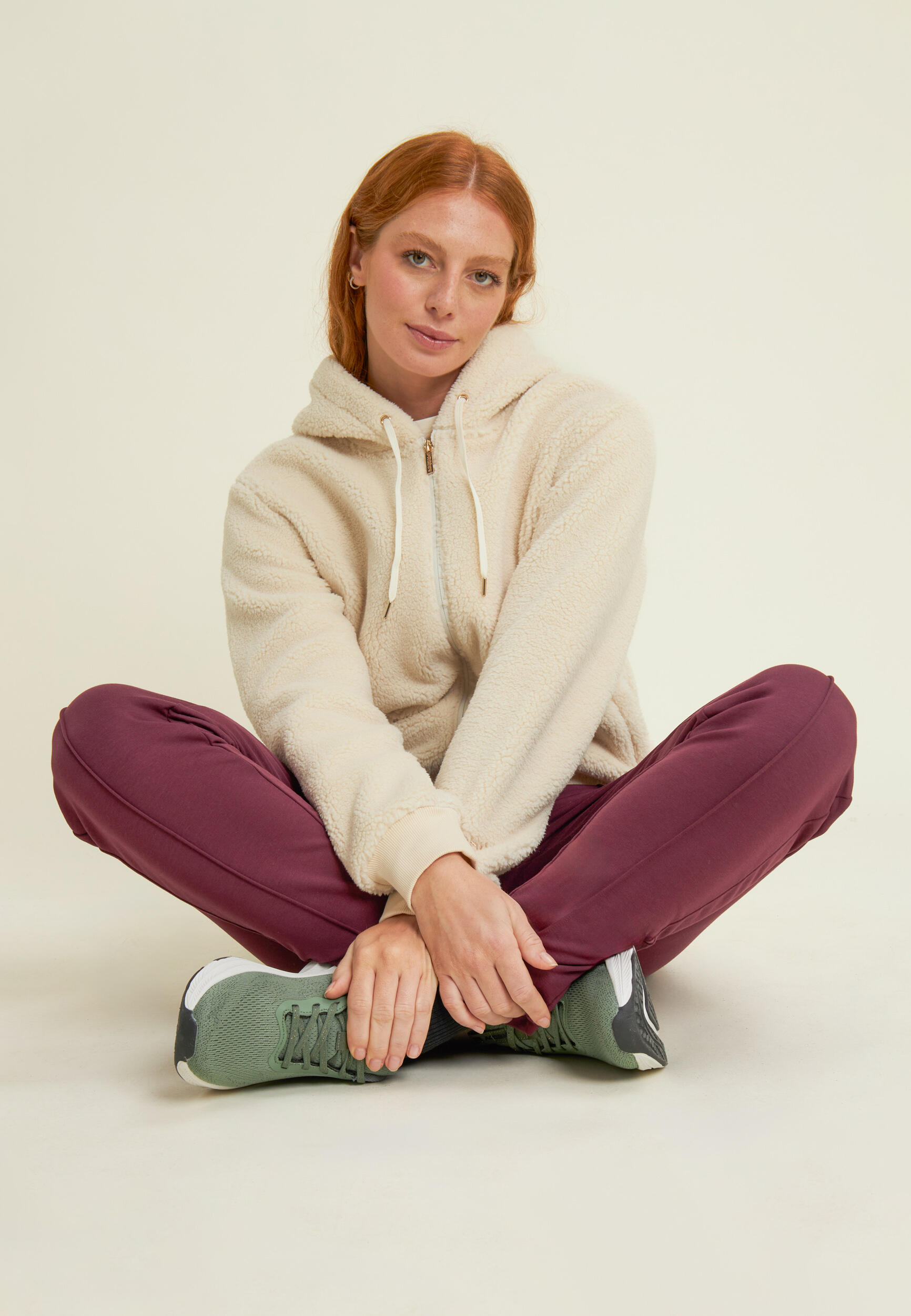 Giacca da donna in pile sherpa con cappuccio e zip 5/5