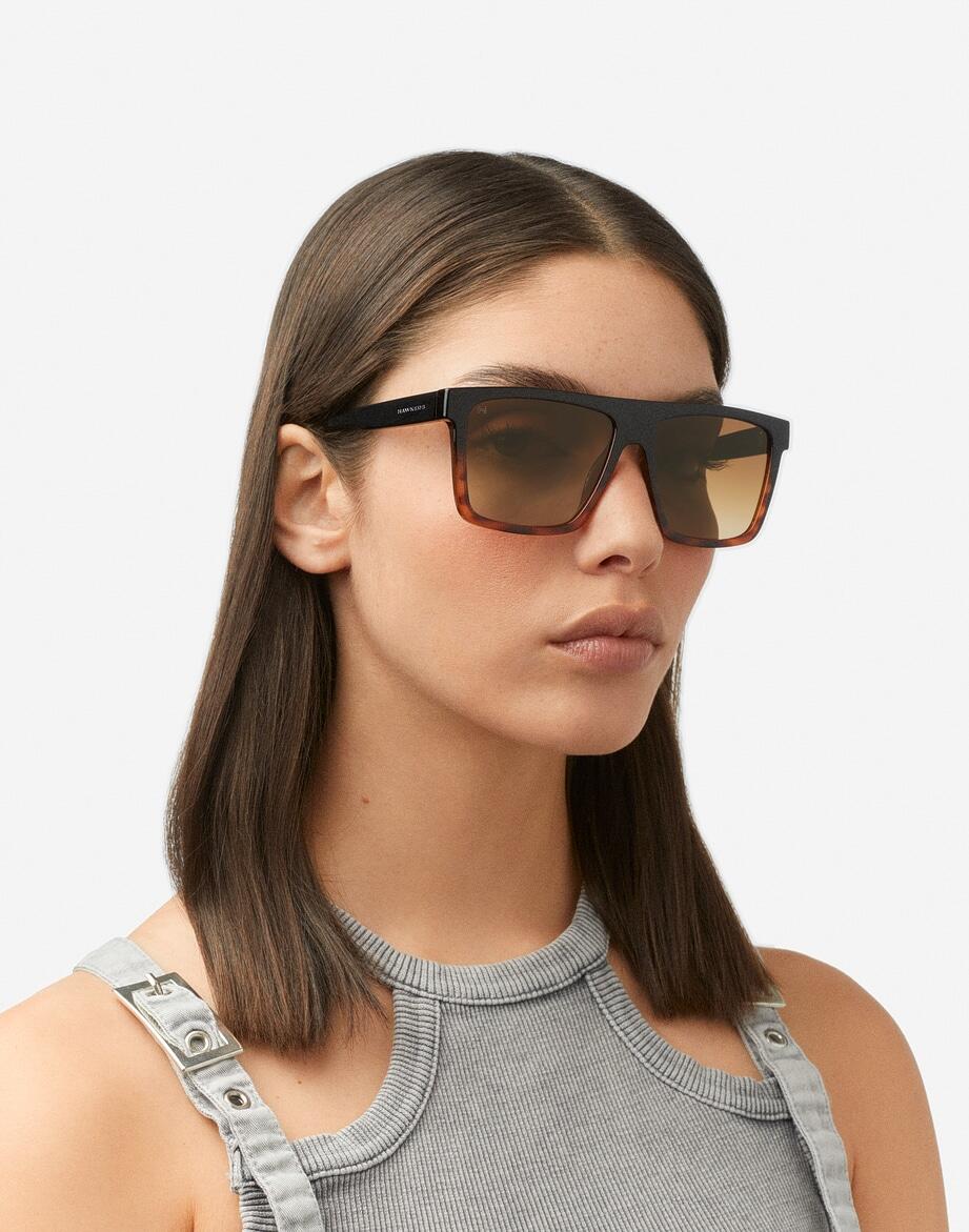 HAWKERS - Lunettes de soleil pour Homme et Femme - ASTRO - BLACK CAREY EARTH ECO 5/8
