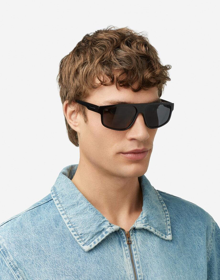 HAWKERS - Lunettes de soleil pour Homme et Femme - ASTRO - BLACK DARK ECO 6/8