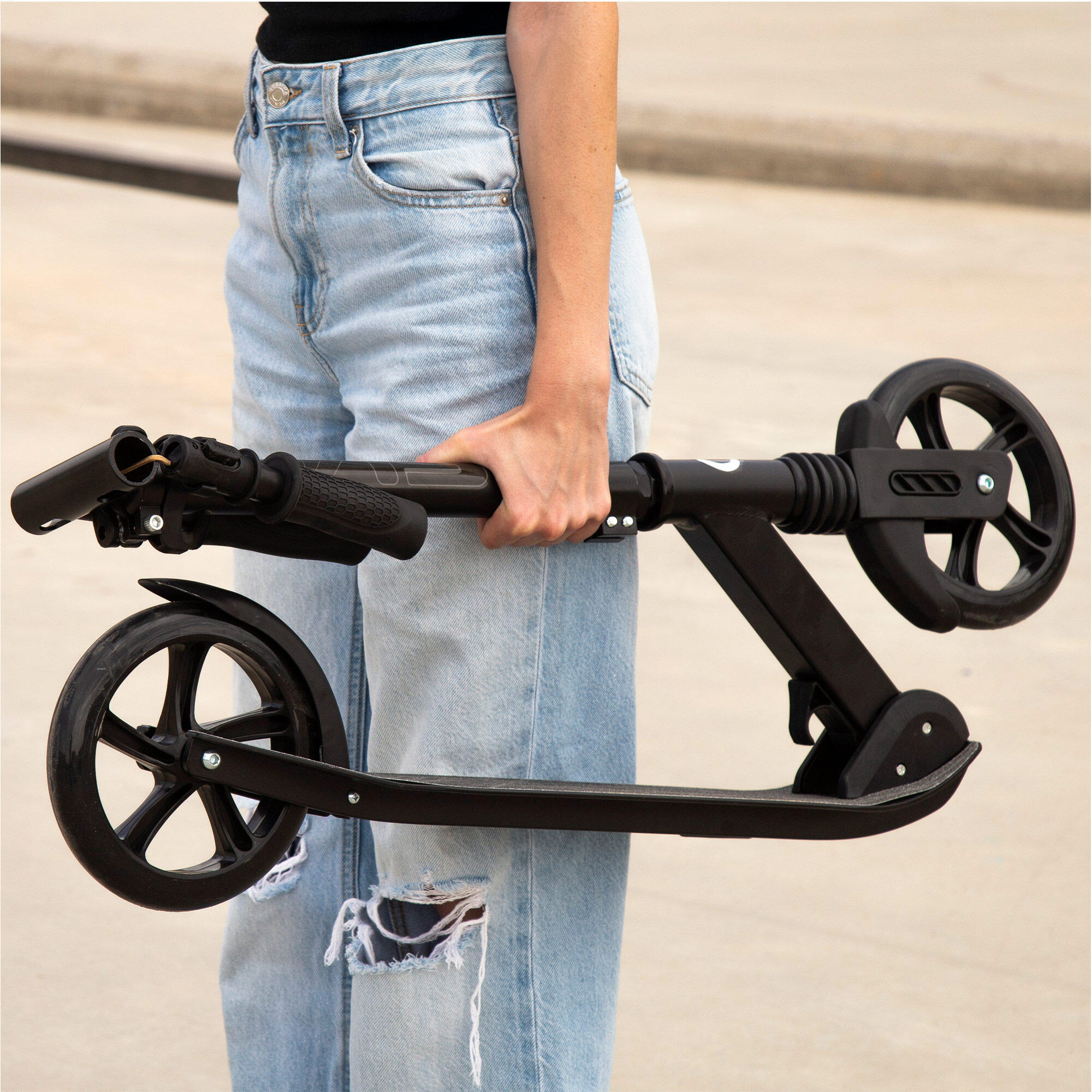 Trottinette 2 roues pliable et réglable noire EVO 2/7