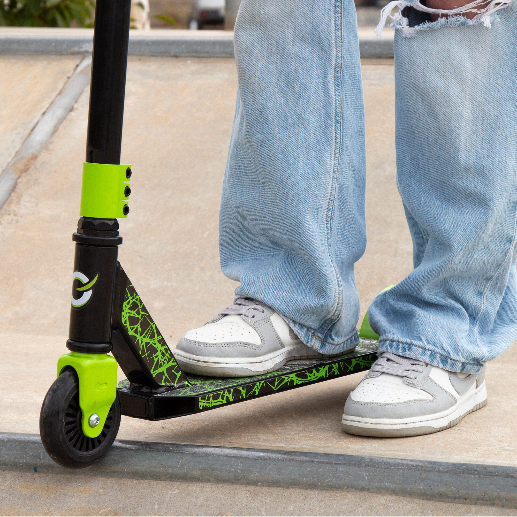 Scooter infantil de 2 rodas, preta e verde EVO 5/7
