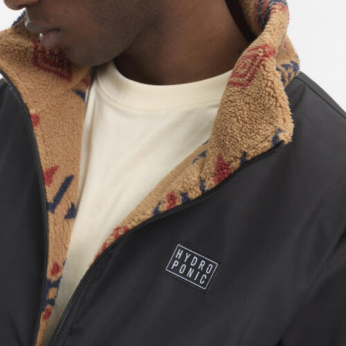 Chaqueta reversible de cuello alto con cremallera 6/7