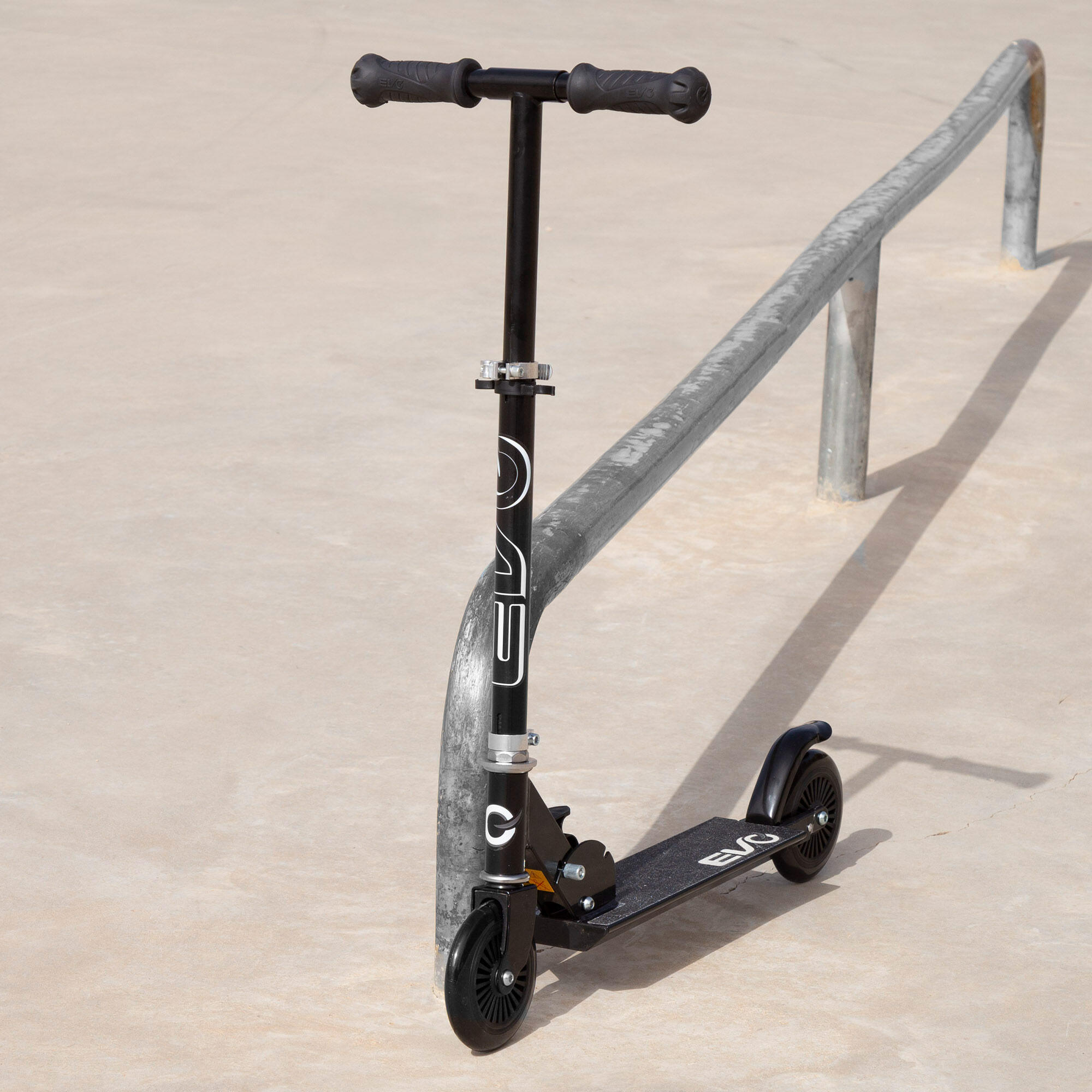 Scooter a 2 ruote pieghevole e regolabile nero EVO 6/7
