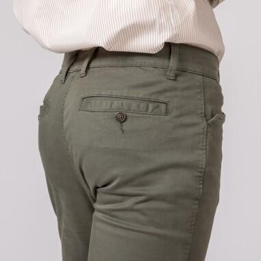 PANTALON CAMPERO CON BOTONES VERDE 3/4