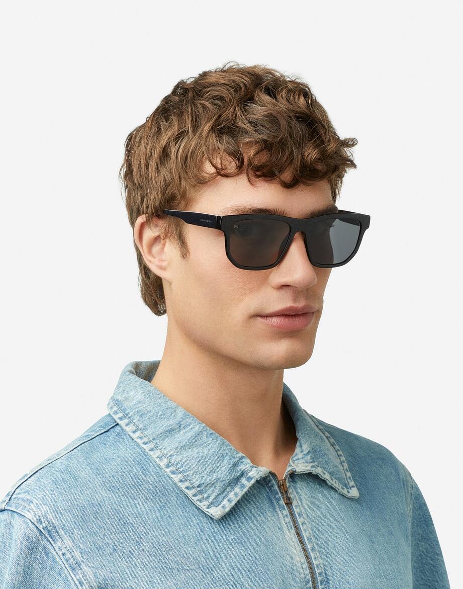 HAWKERS - Lunettes de soleil pour Homme et Femme - MARS - BLACK DARK 6/8