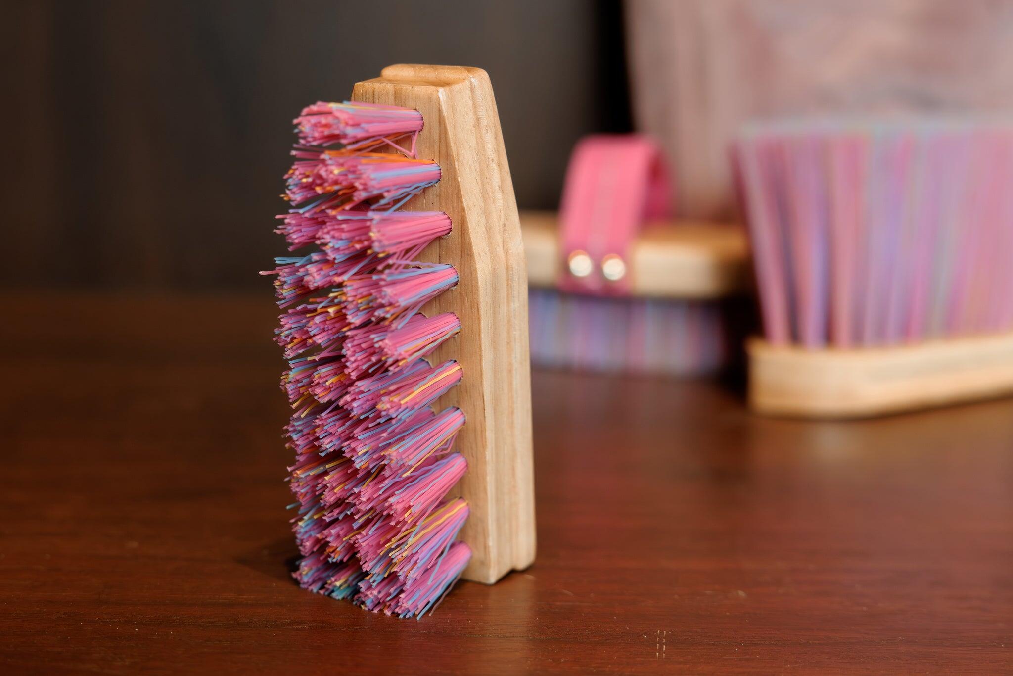 Horse brush Grooming Deluxe Sammy 1/4