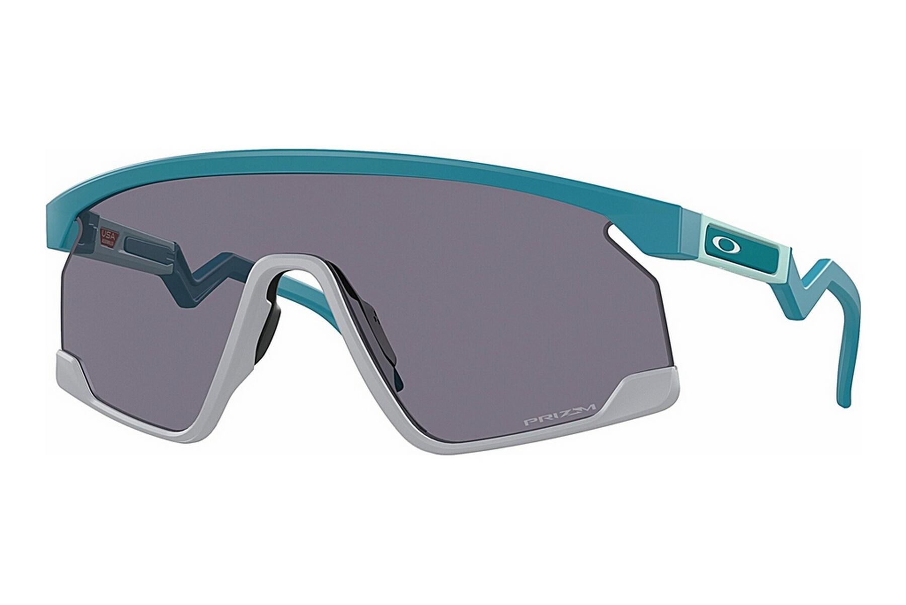 OAKLEY picture