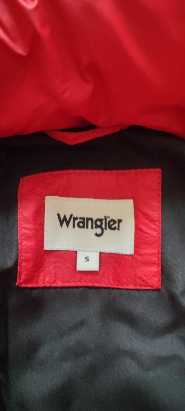 Tussen Particulieren - Rode jas Wrangler 6/6