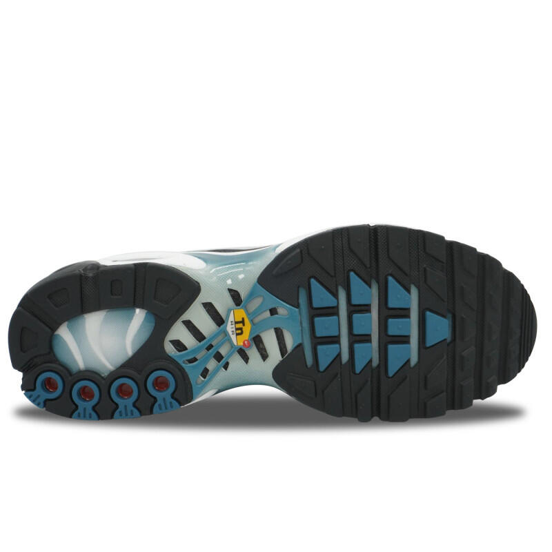 Nike Air Max Plus TN Dot Pattern 3/4
