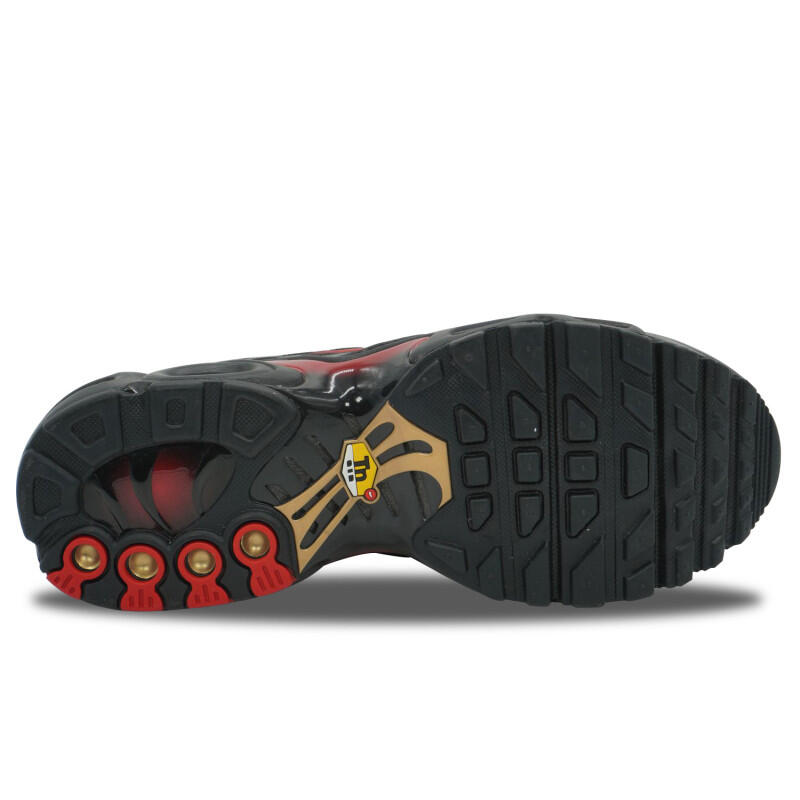 Nike Air Max Plus TN Black University Red 3/4