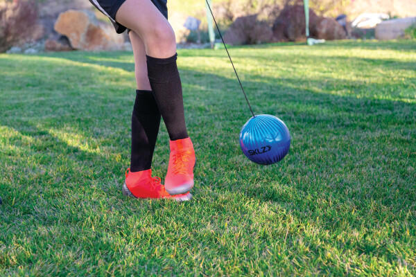 Star-Kick Touch Trainer, pega ergonómica, rotação de 360°, treino de futebol 2/5