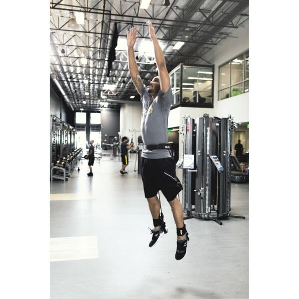 Allenatore salto verticale HOPZ 2.0 SKLZ nero, elastico regolabile 900 g 4/6