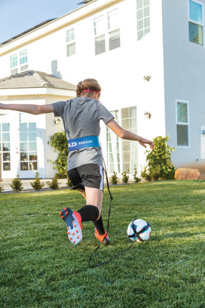 Entraîneur de foot - Maîtrisez le contrôle et les techniques de ballon - SKLZ 3/5