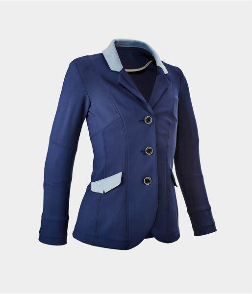 bleu marine.