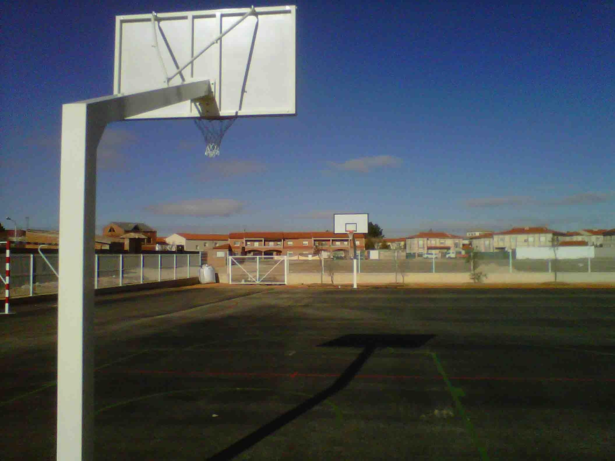 JGO CANASTAS BCTO MONOTUBO TUBO 140 X 140 MM FIJAS-C/ BASE ANCLAJE , SIN TABLERO 4/6