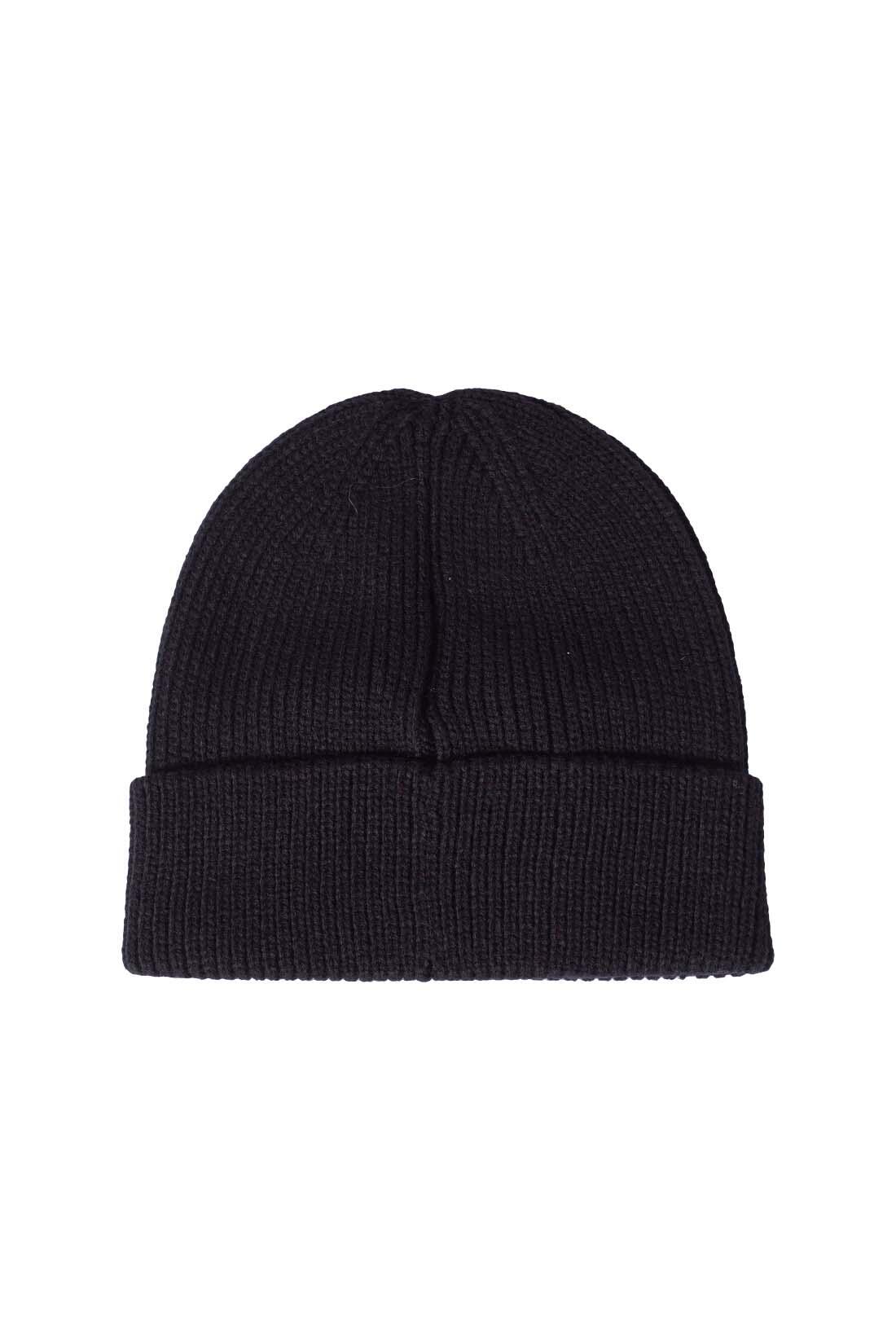Cuffia uomo a costine con etichetta logo 3/4